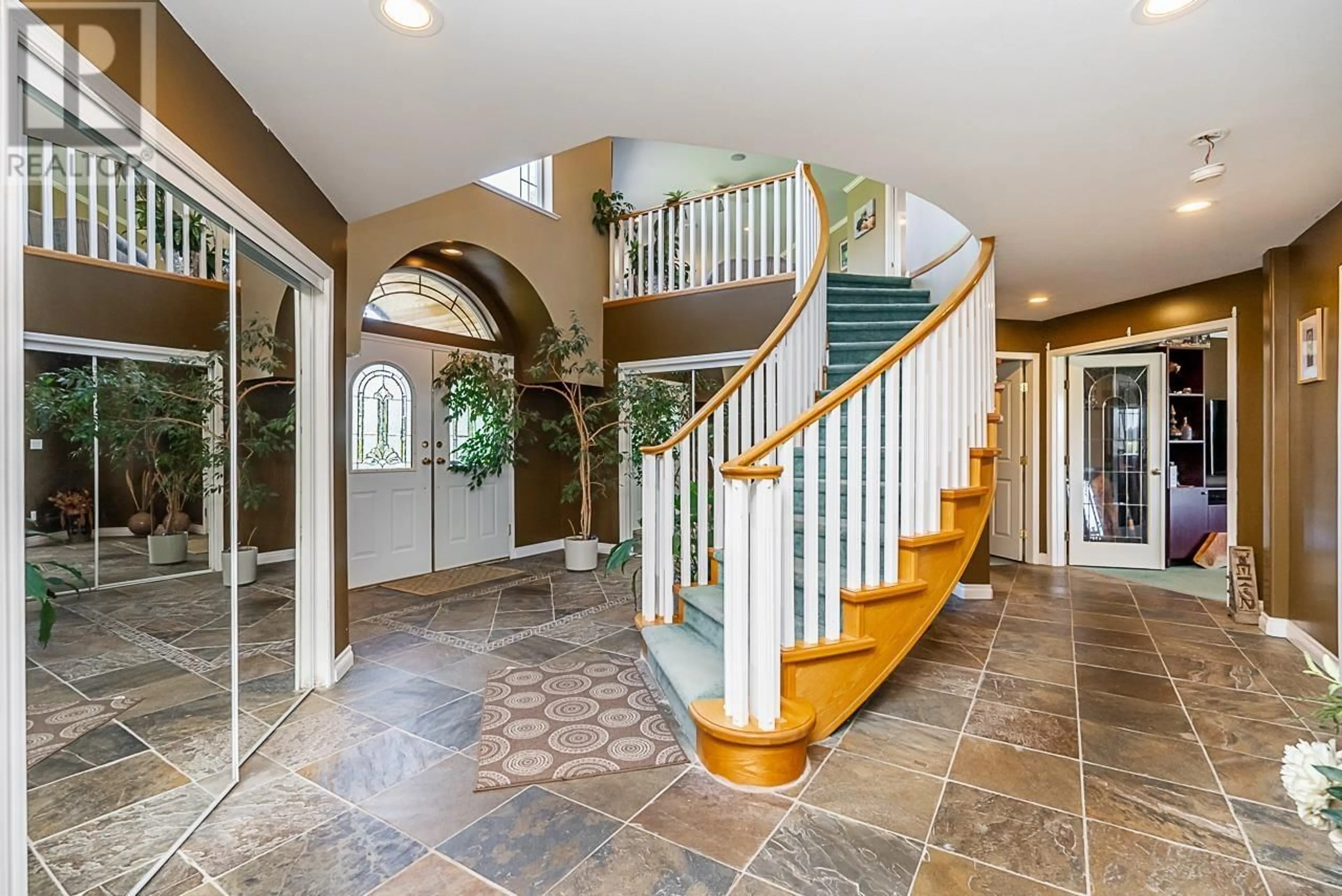 Indoor foyer for 13795 HALE ROAD, Pitt Meadows British Columbia V3Y1Z1