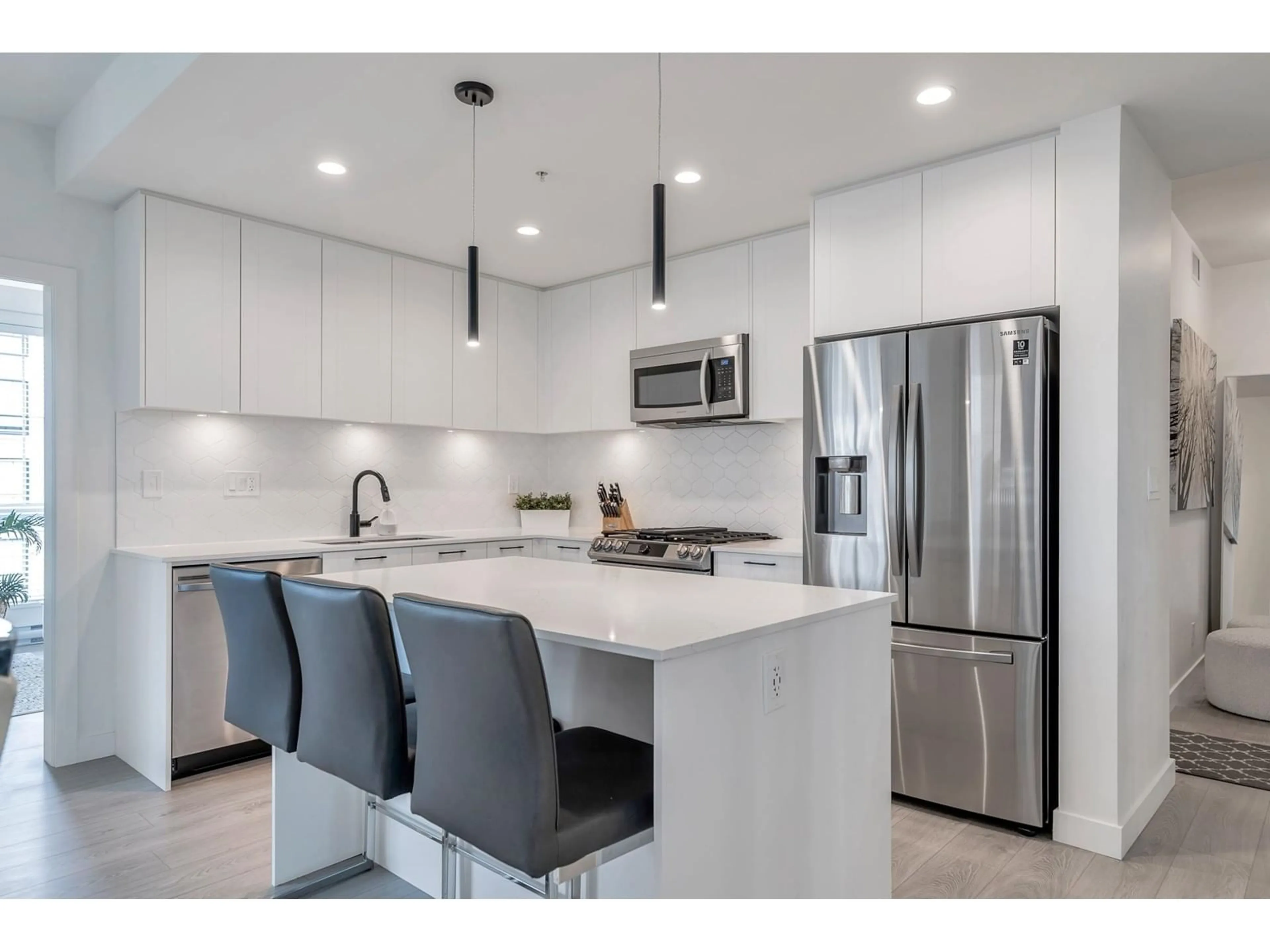 Open concept kitchen, unknown for 210 8327 201 STREET, Langley British Columbia V2Y3P5