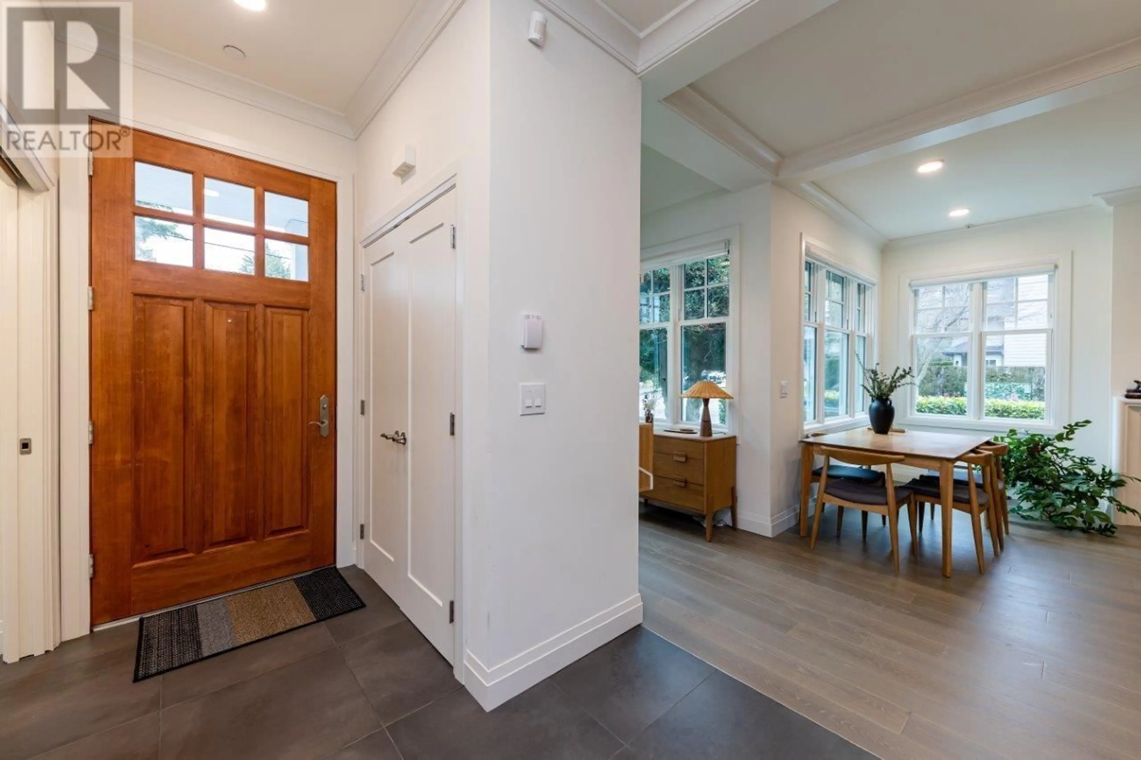 Indoor entryway for 2706 W 2ND AVENUE, Vancouver British Columbia V6K1K3