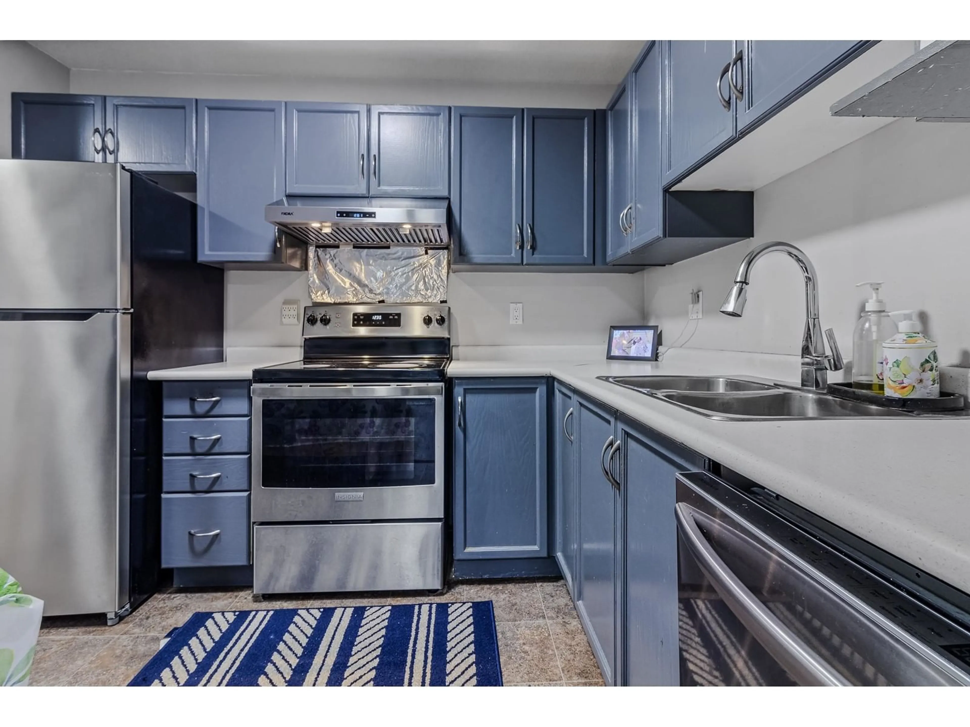 Standard kitchen, unknown for 238 32830 GEORGE FERGUSON WAY, Abbotsford British Columbia V2S7K1