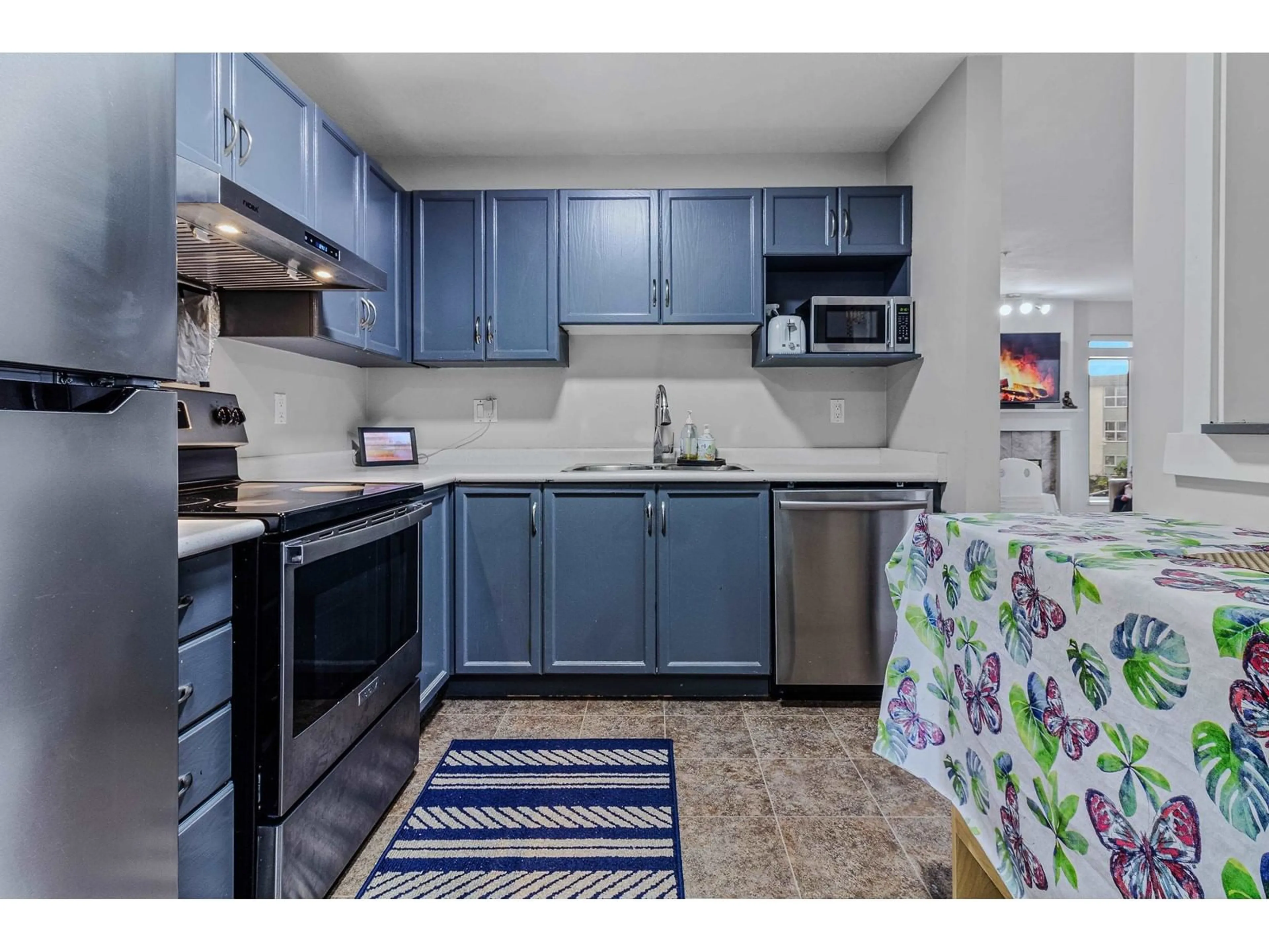 Standard kitchen, unknown for 238 32830 GEORGE FERGUSON WAY, Abbotsford British Columbia V2S7K1