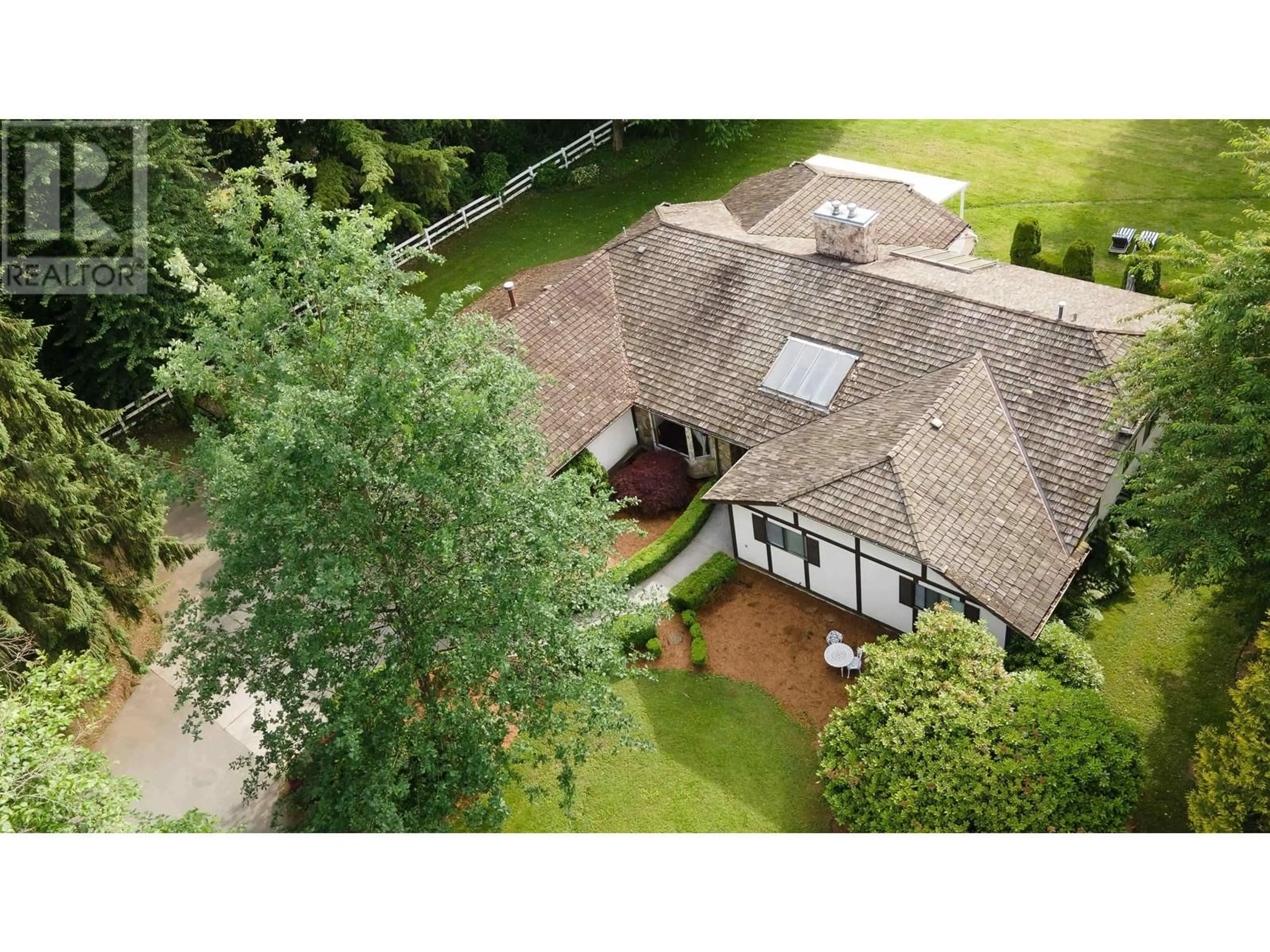 A pic from outside/outdoor area/front of a property/back of a property/a pic from drone, unknown for 13483 CEDAR WAY, Maple Ridge British Columbia V4R2T4