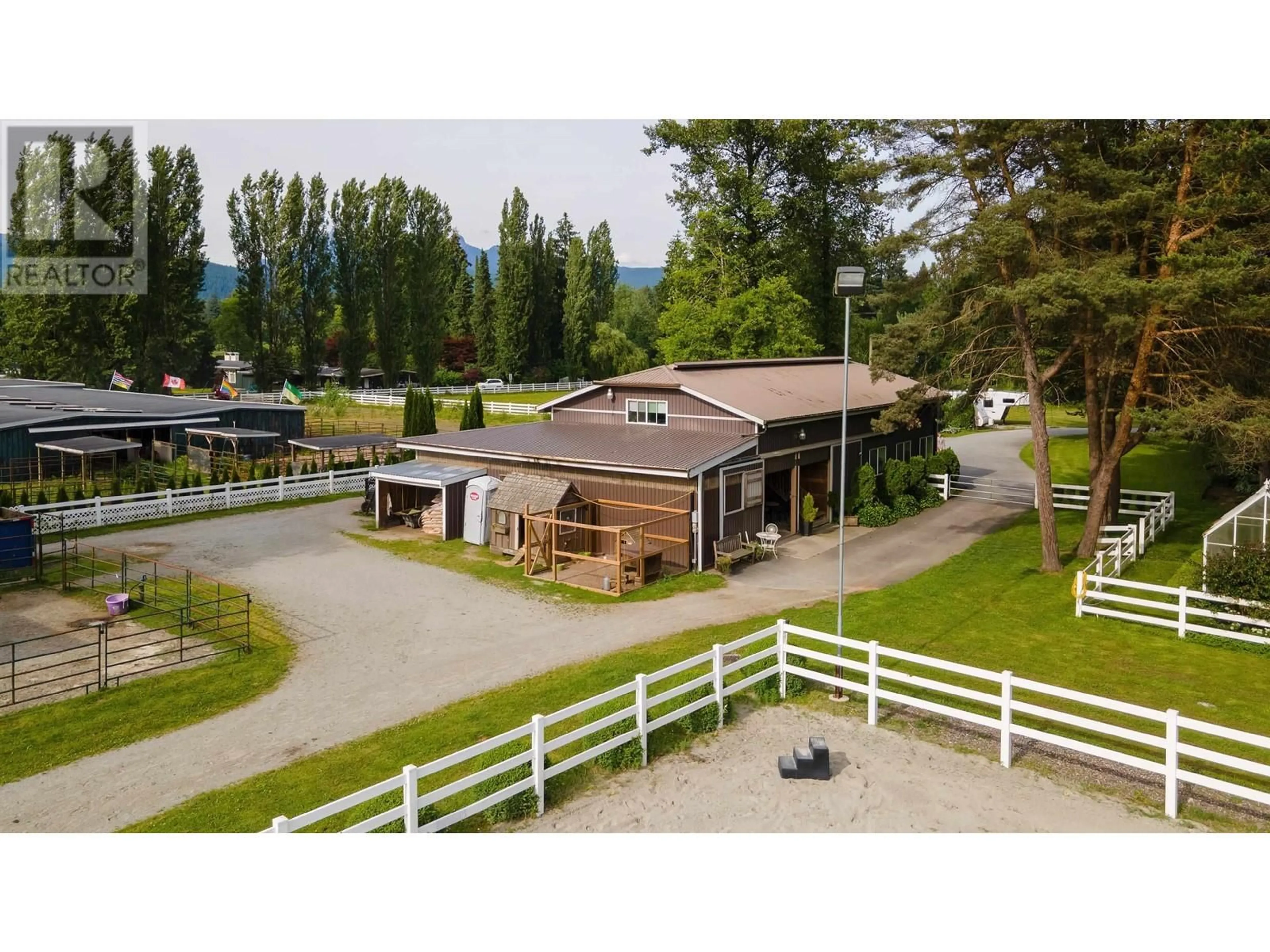 A pic from outside/outdoor area/front of a property/back of a property/a pic from drone, unknown for 13483 CEDAR WAY, Maple Ridge British Columbia V4R2T4