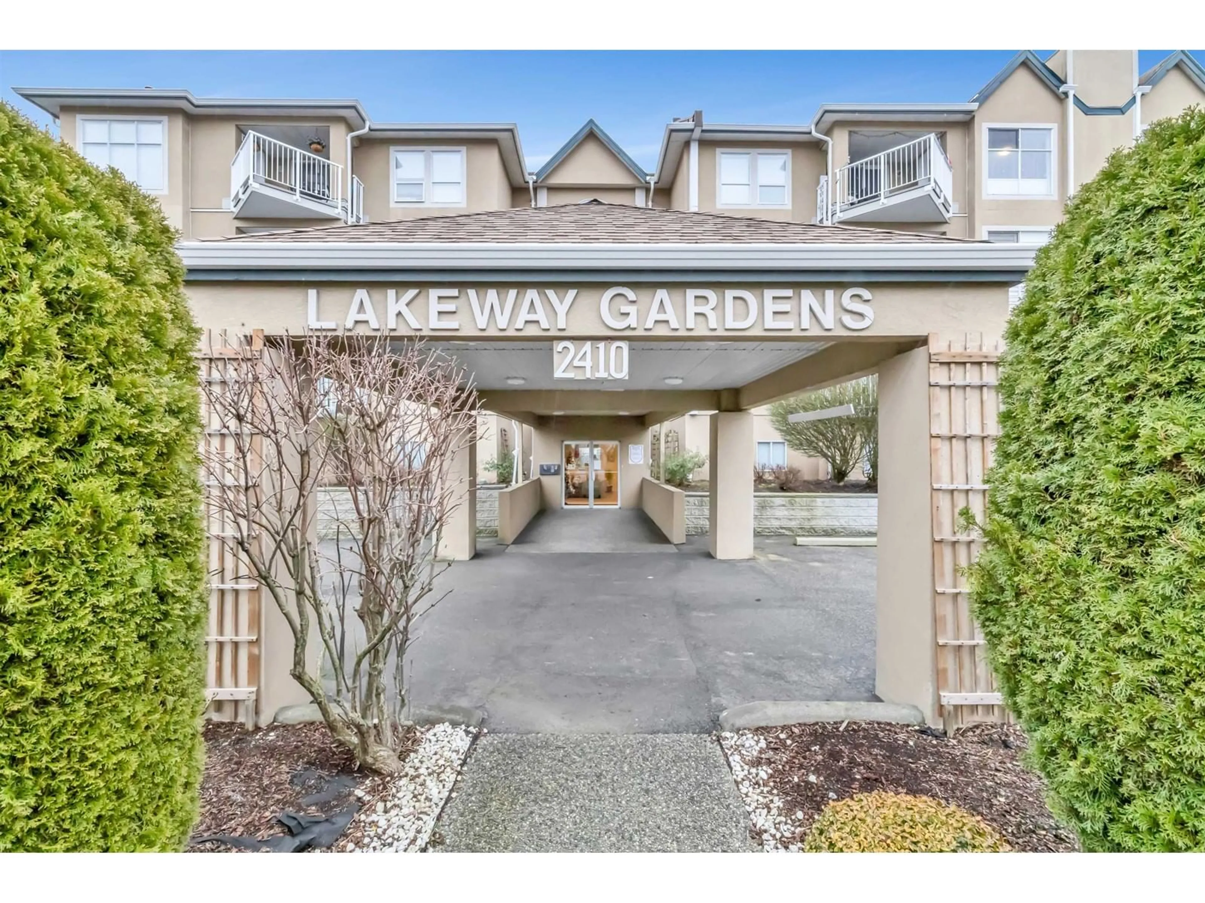 Indoor entryway for 302 2410 EMERSON STREET, Abbotsford British Columbia V2T3J3