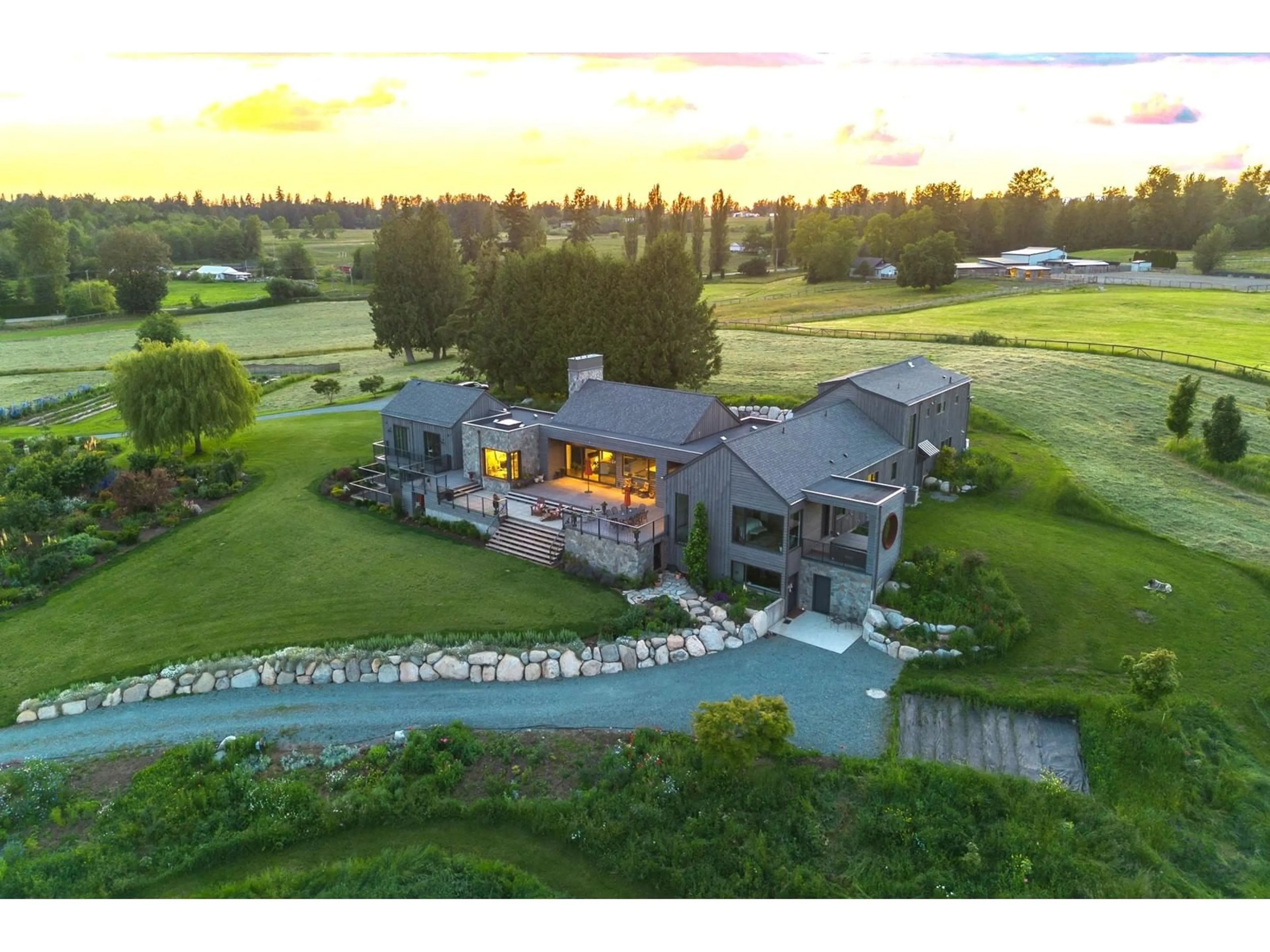 A pic from outside/outdoor area/front of a property/back of a property/a pic from drone, unknown for 2768 256, Langley British Columbia V4W1Y4