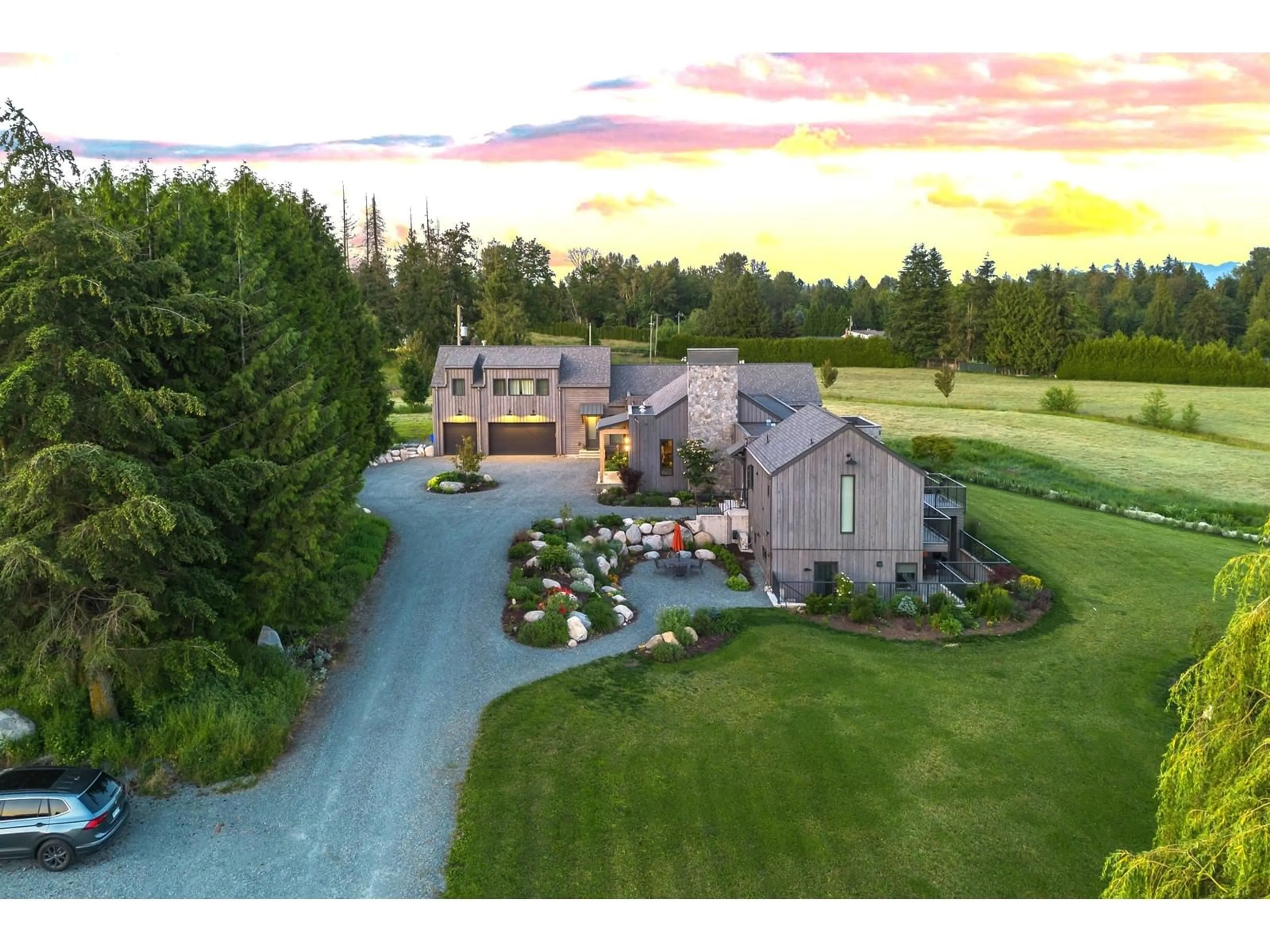 A pic from outside/outdoor area/front of a property/back of a property/a pic from drone, mountain view for 2768 256 STREET, Langley British Columbia V4W1Y4