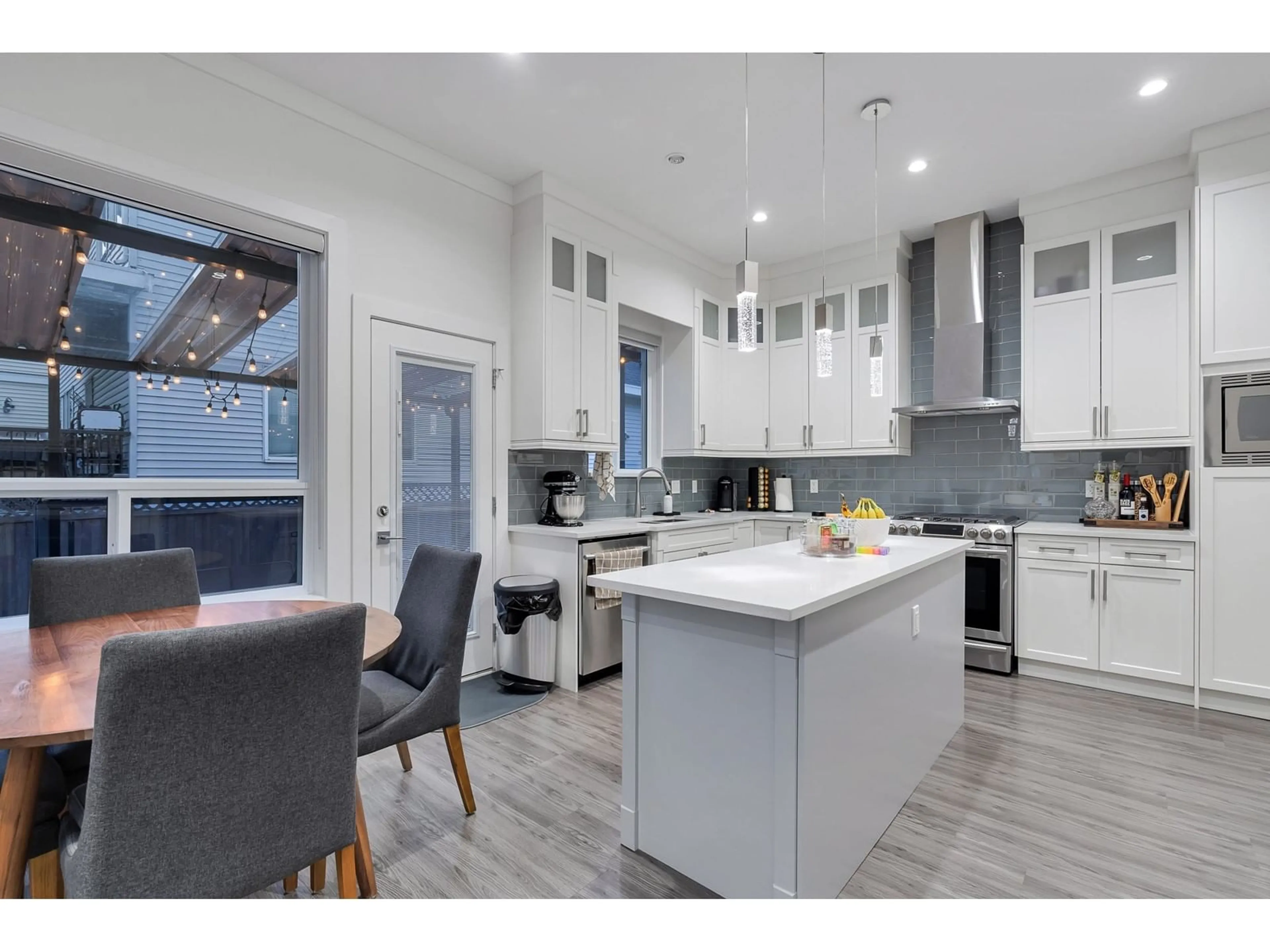 Open concept kitchen, unknown for 9225 159A STREET, Surrey British Columbia V4N6N1