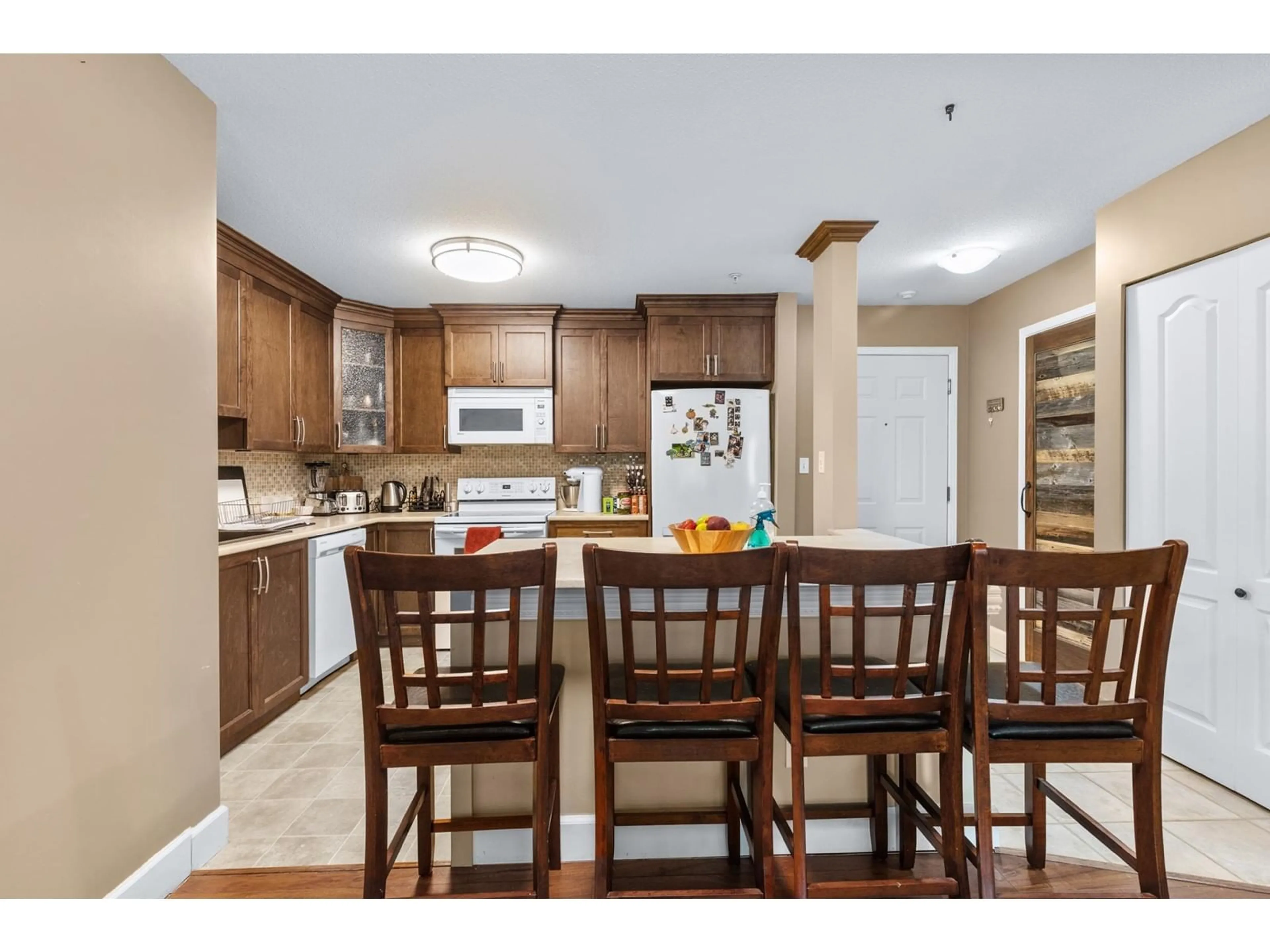 Open concept kitchen, unknown for 206 33718 KING ROAD, Abbotsford British Columbia V2S8J3