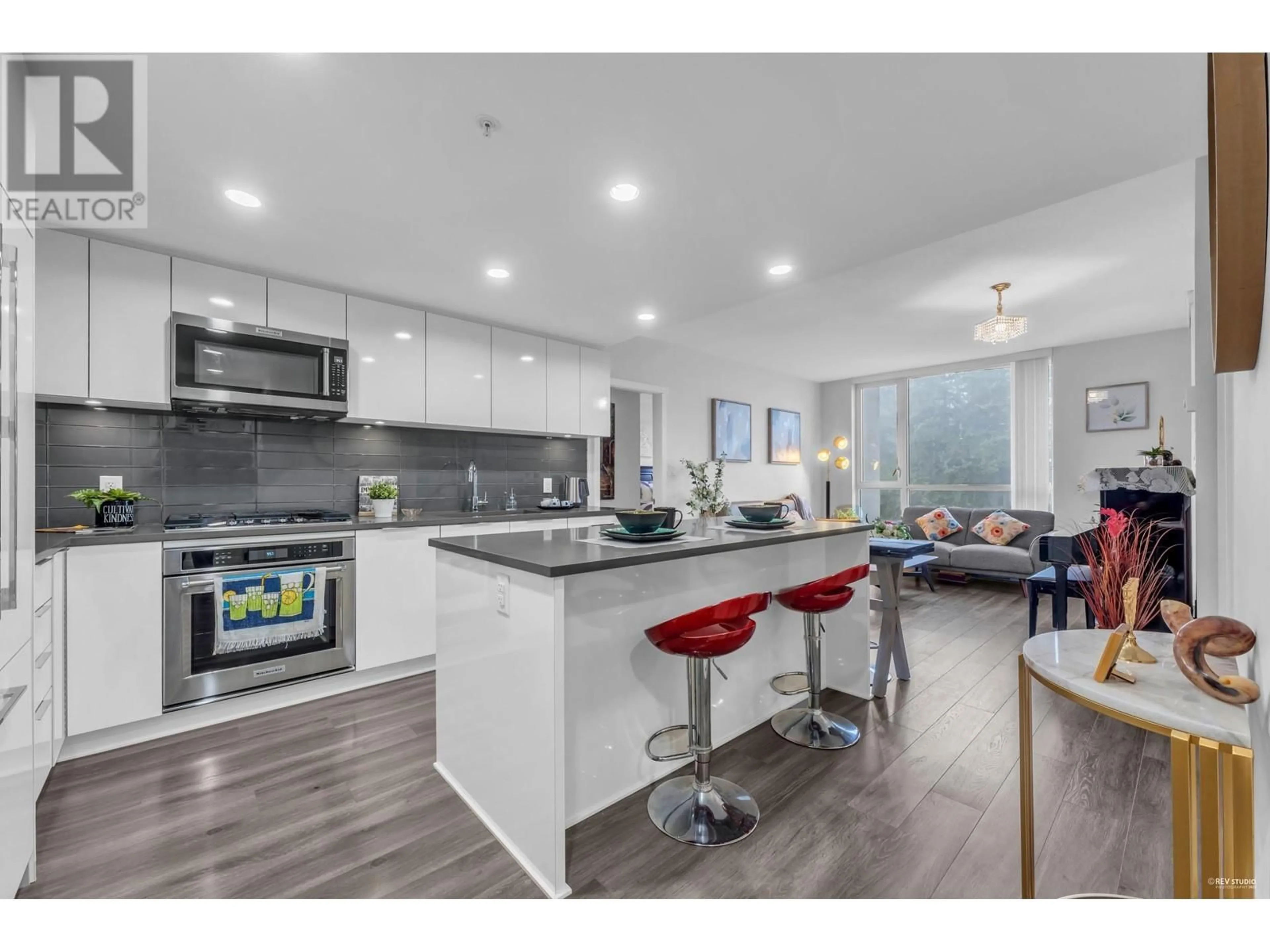 Open concept kitchen, unknown for 905 3096 WINDSOR GATE, Coquitlam British Columbia V3B0P4