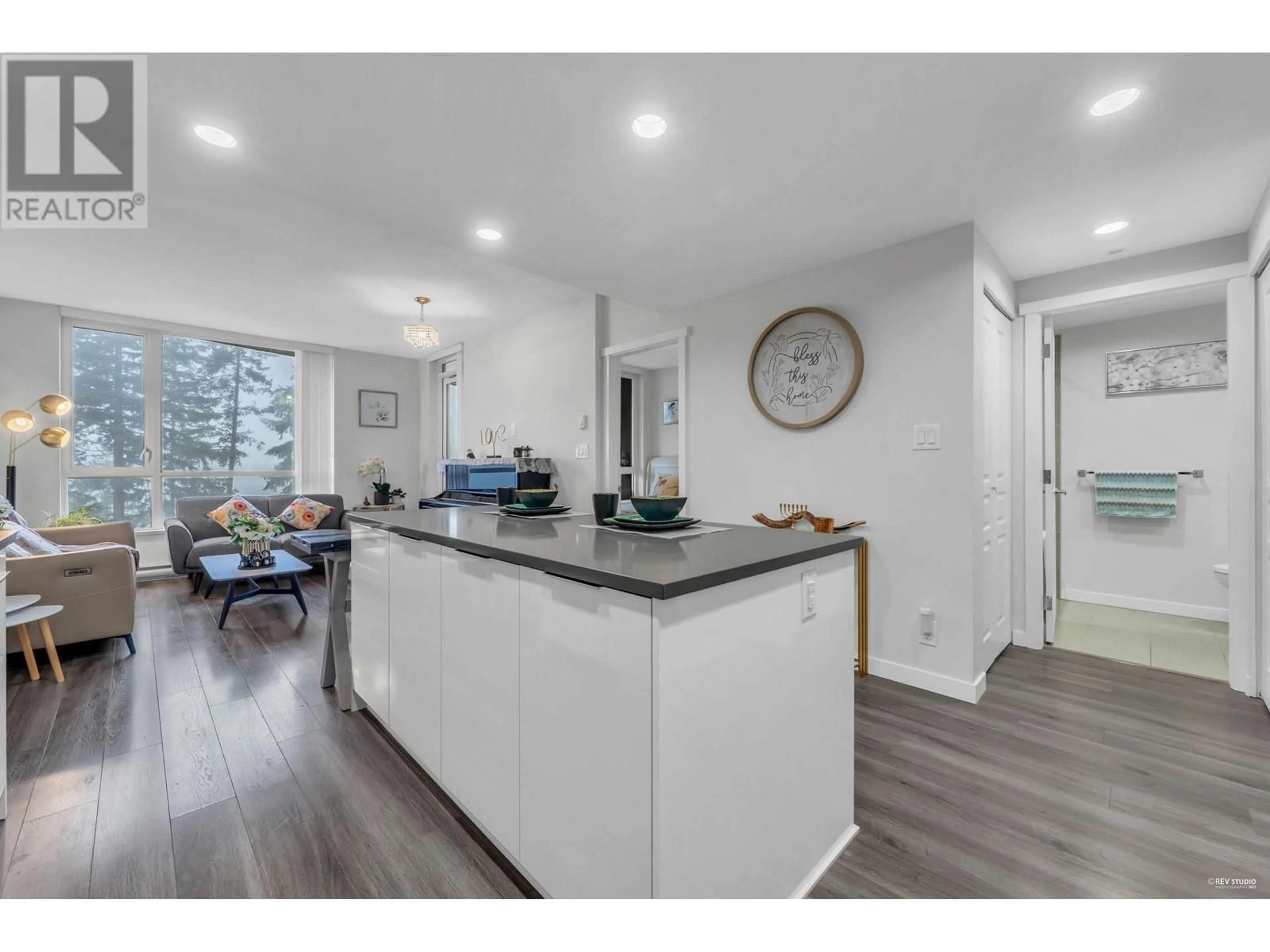 Open concept kitchen, unknown for 905 3096 WINDSOR GATE, Coquitlam British Columbia V3B0P4