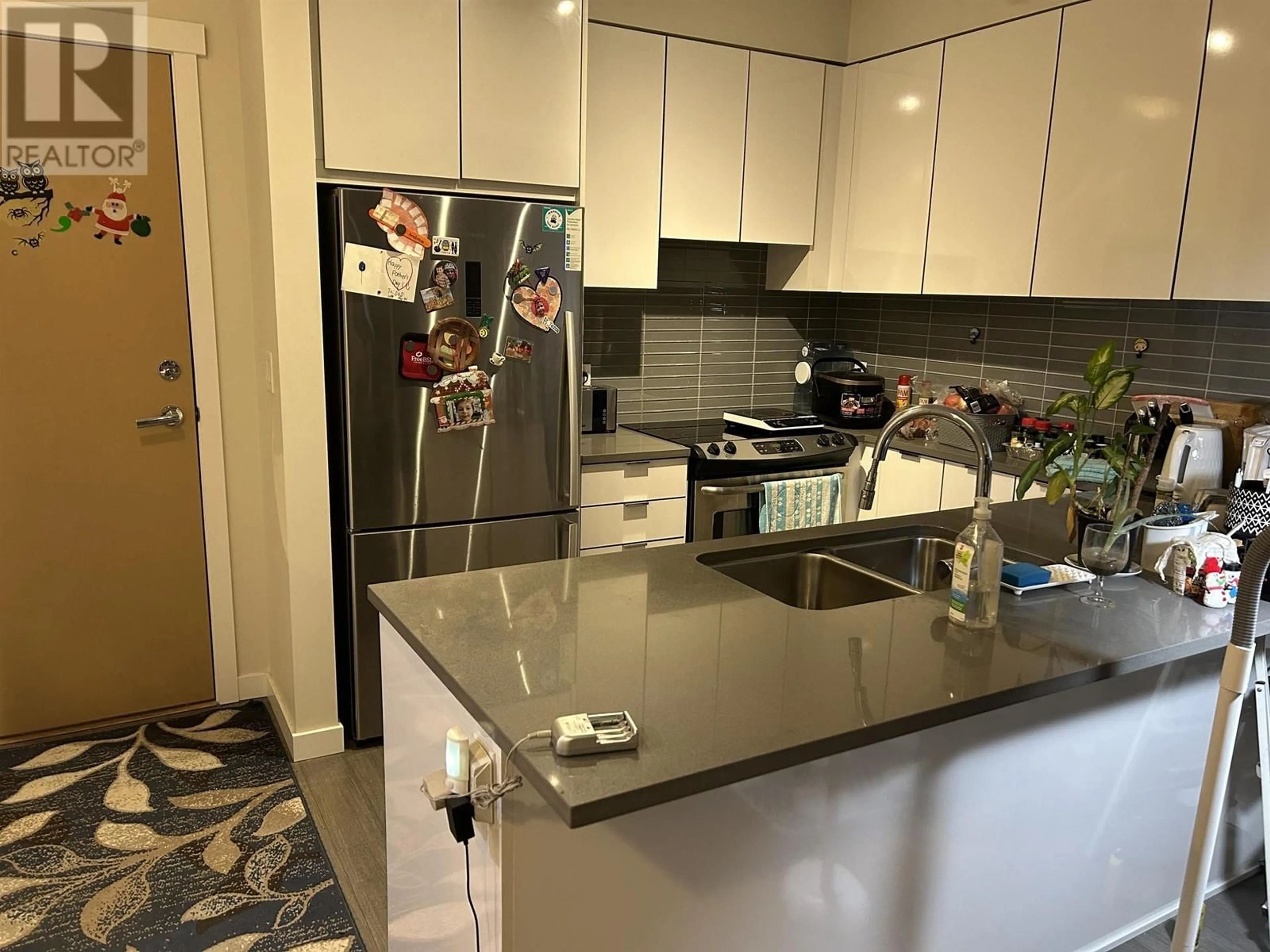 Standard kitchen, unknown for 406 - 9877 UNIVERSITY CRESCENT, Burnaby British Columbia V5A0E5