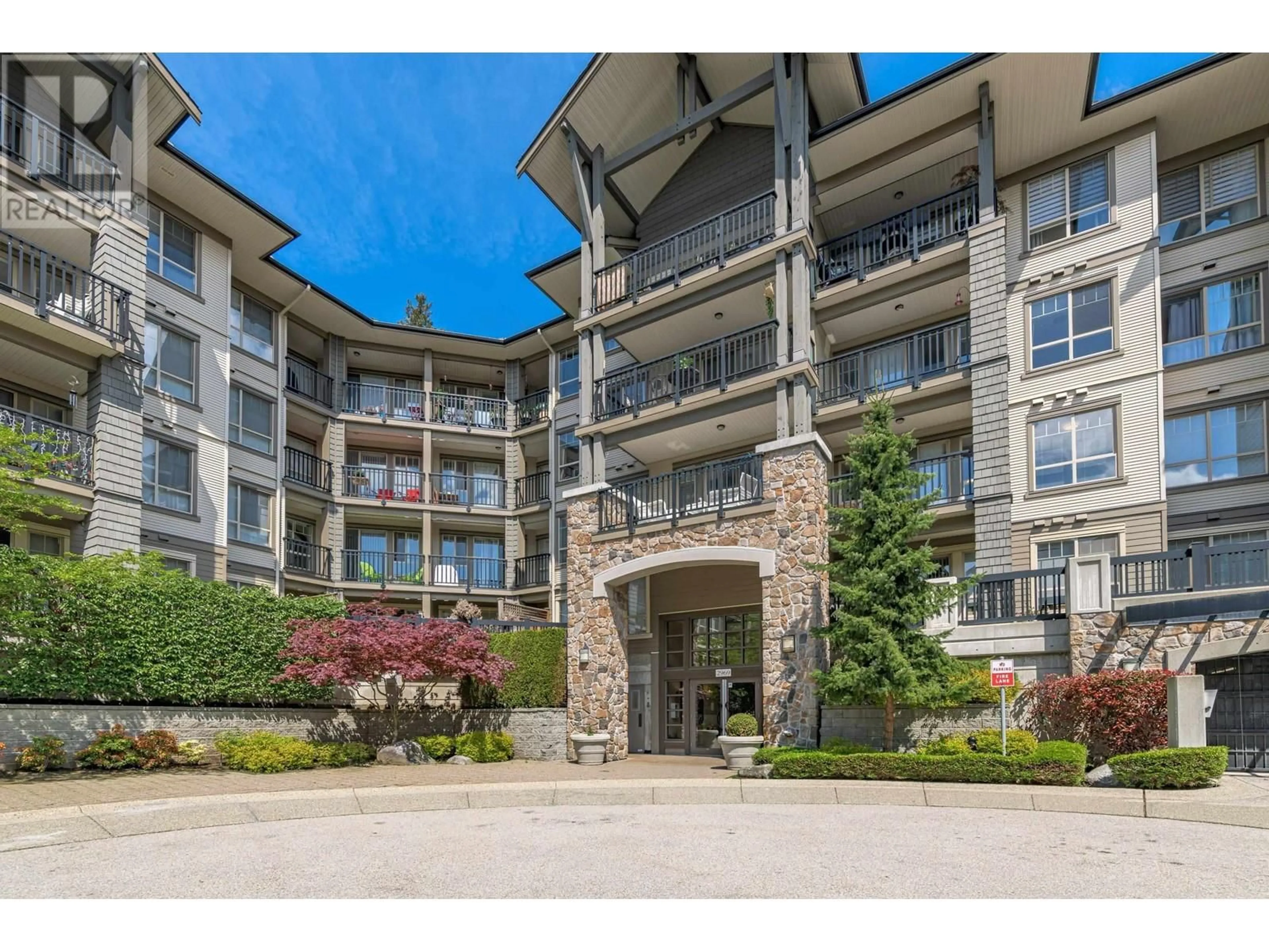 Indoor foyer for 217 2969 WHISPER WAY, Coquitlam British Columbia V3E3S8