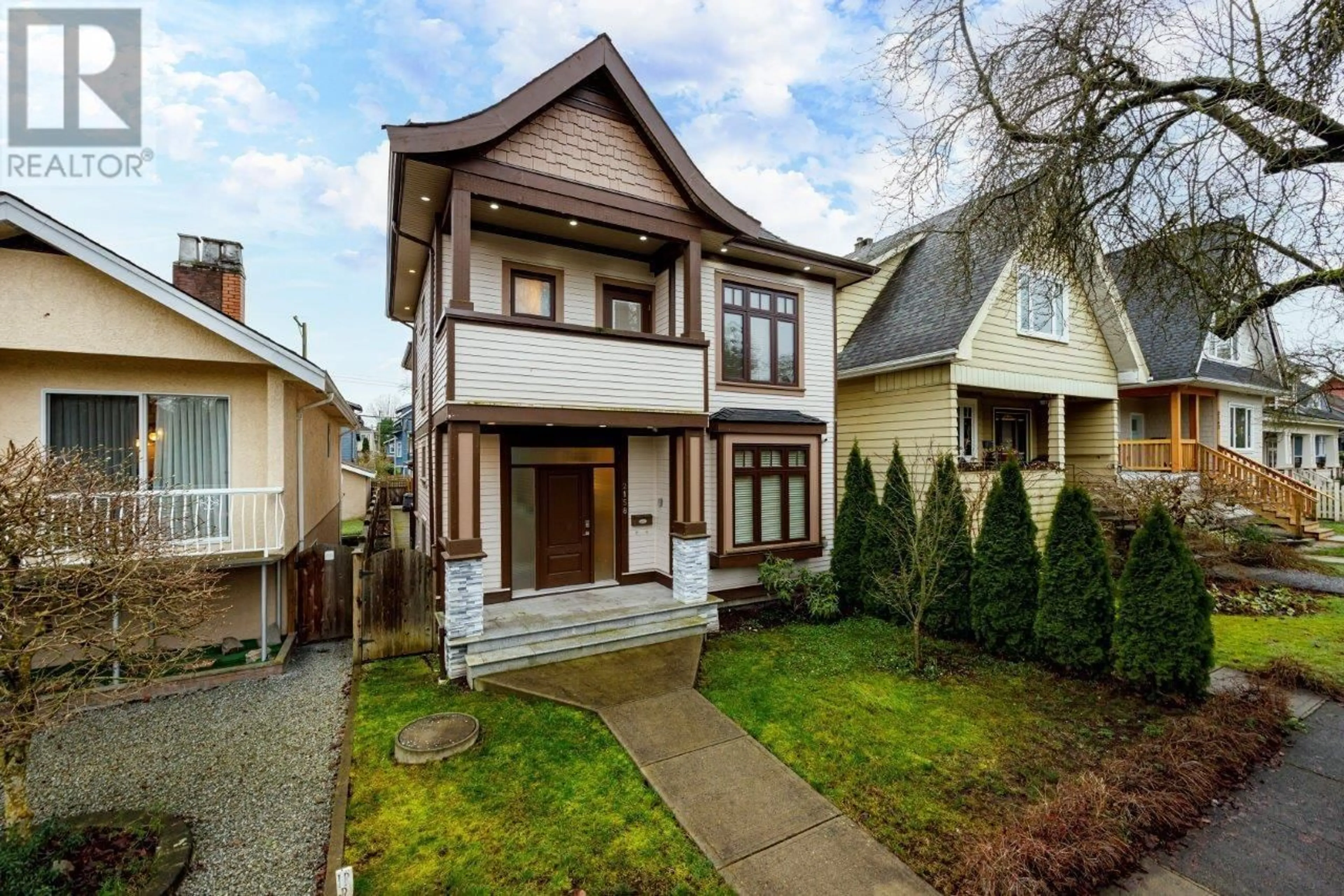 Home with vinyl exterior material, street for 2158 GRANT STREET, Vancouver British Columbia V5L2Z4