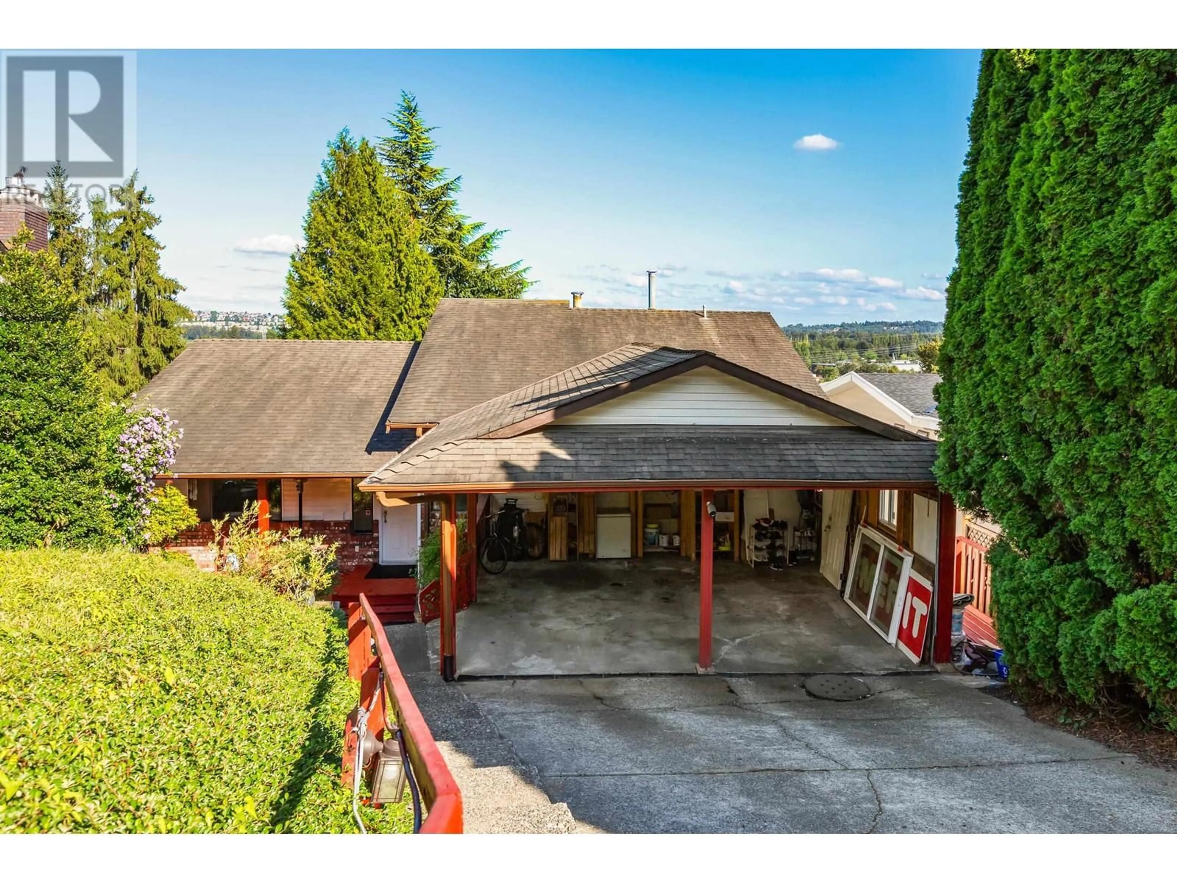 A pic from outside/outdoor area/front of a property/back of a property/a pic from drone, mountain view for 269 WARRICK STREET, Coquitlam British Columbia V3K6C1