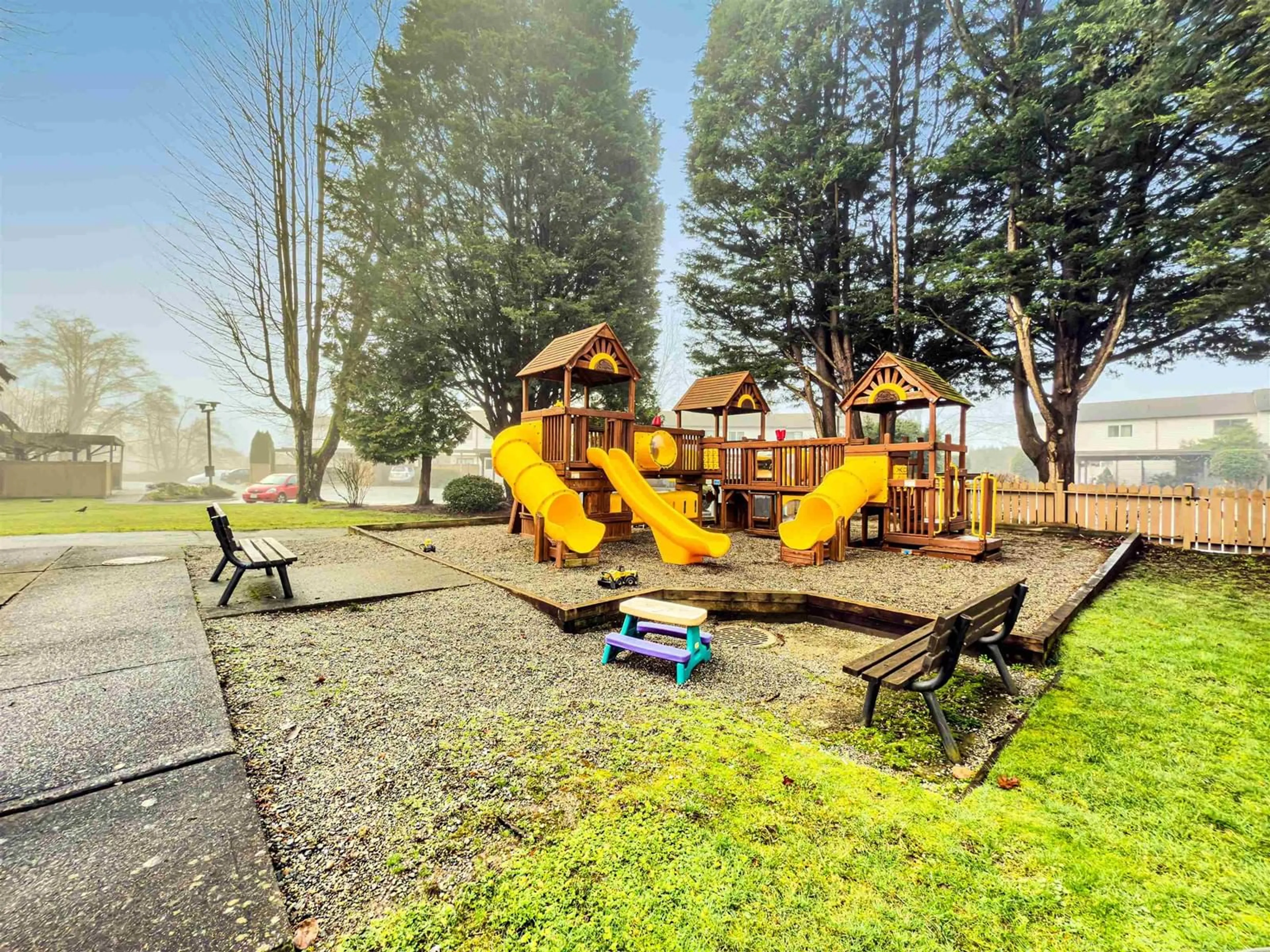 A pic from outside/outdoor area/front of a property/back of a property/a pic from drone, unknown for 205 - 5191 203, Langley British Columbia V3A1V6