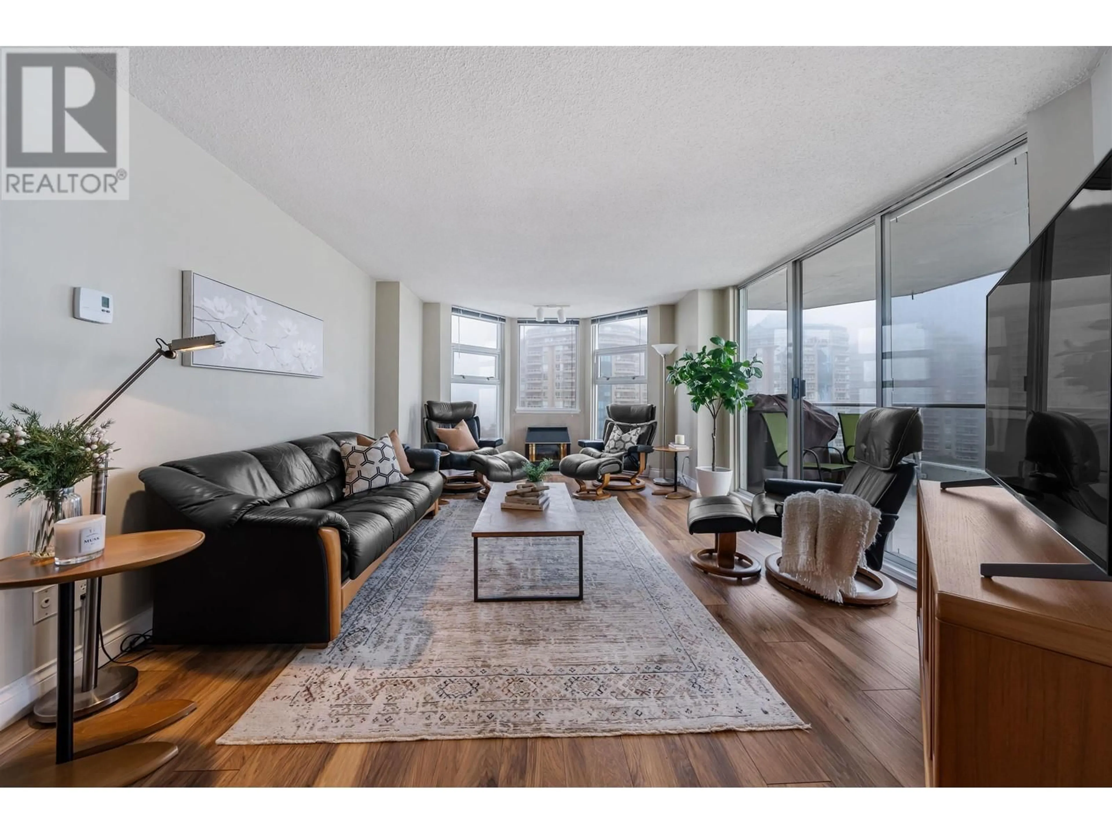 Living room with furniture, wood/laminate floor for 1101 1250 QUAYSIDE DRIVE, New Westminster British Columbia V3M3E6