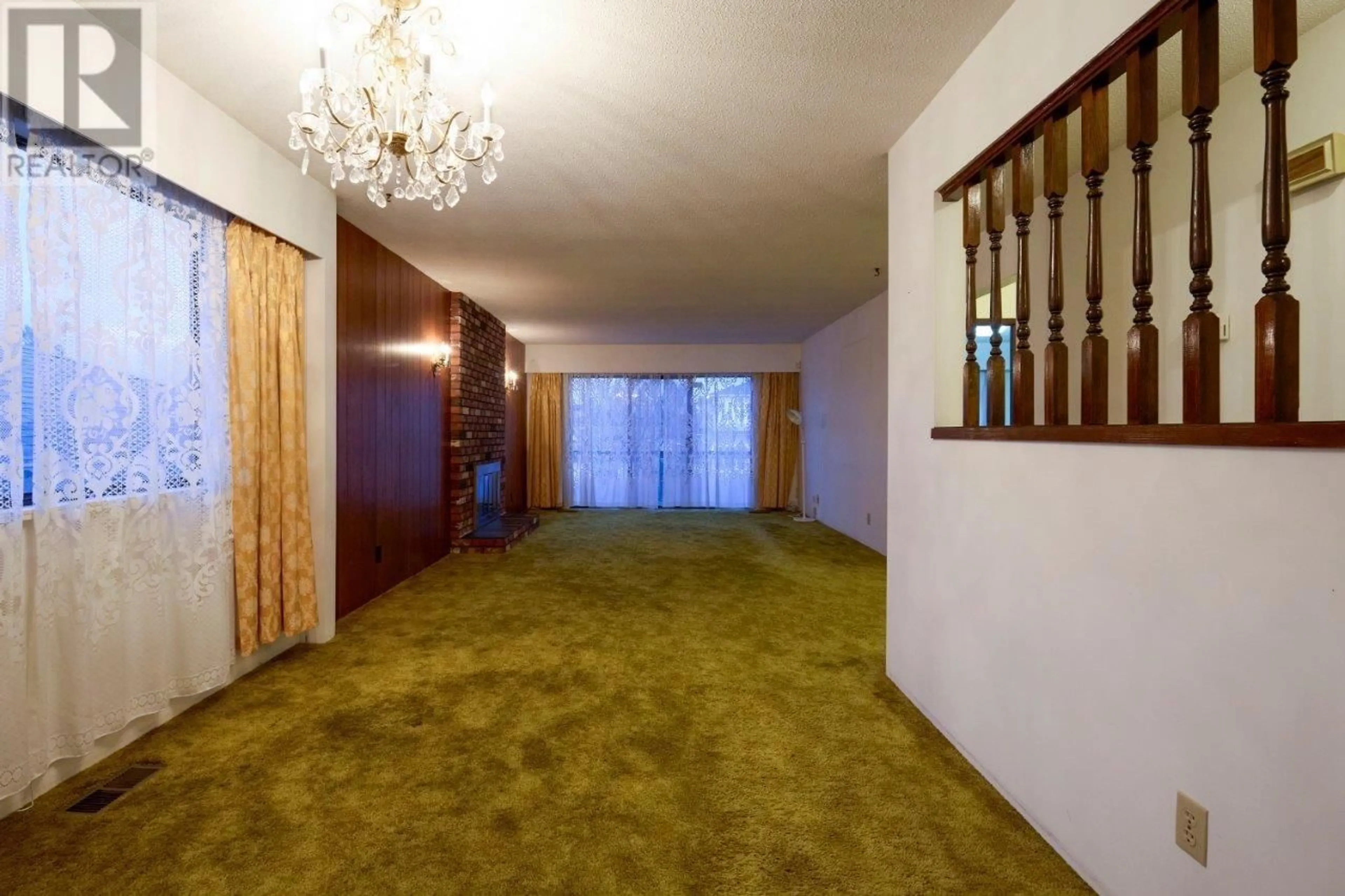 Indoor foyer for 5773 RHODES STREET, Vancouver British Columbia V5R3P3