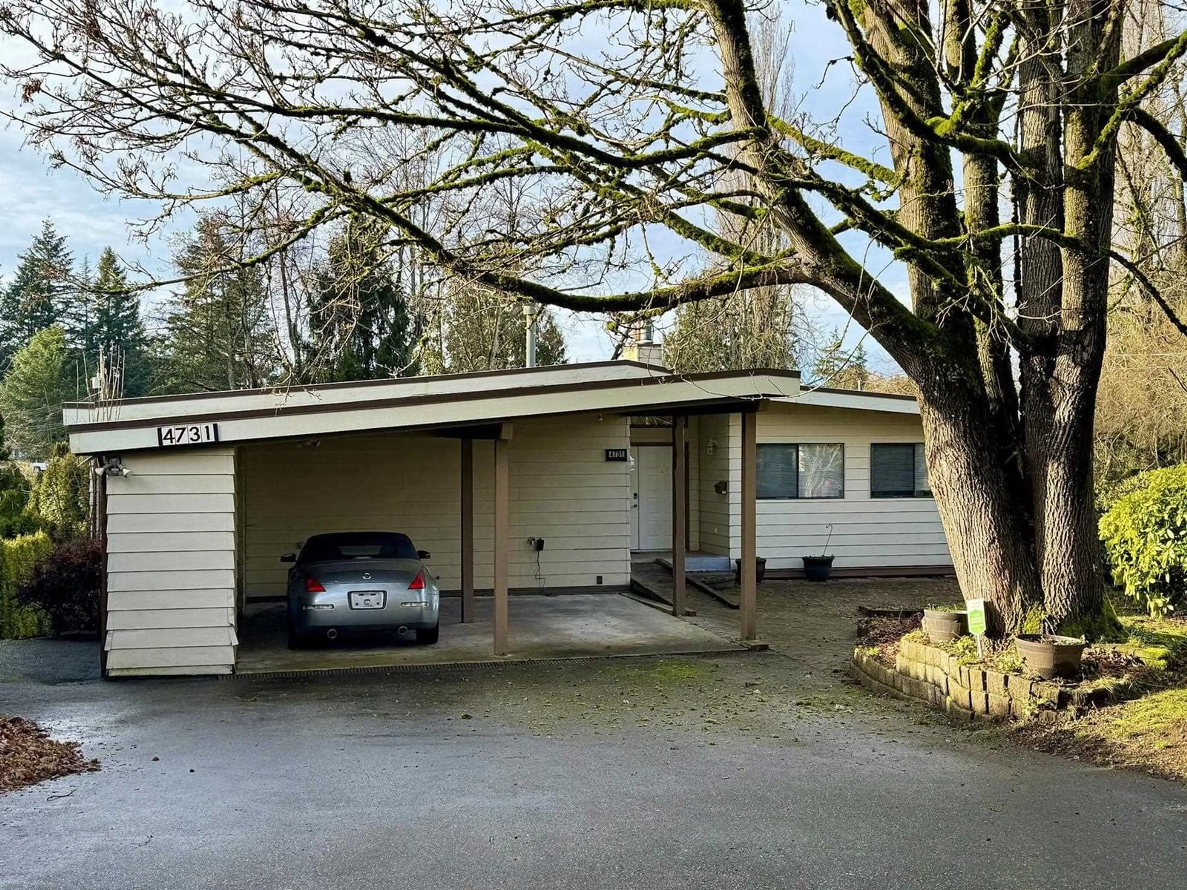 A pic from outside/outdoor area/front of a property/back of a property/a pic from drone, street for 4731 210, Langley British Columbia V3A2L4