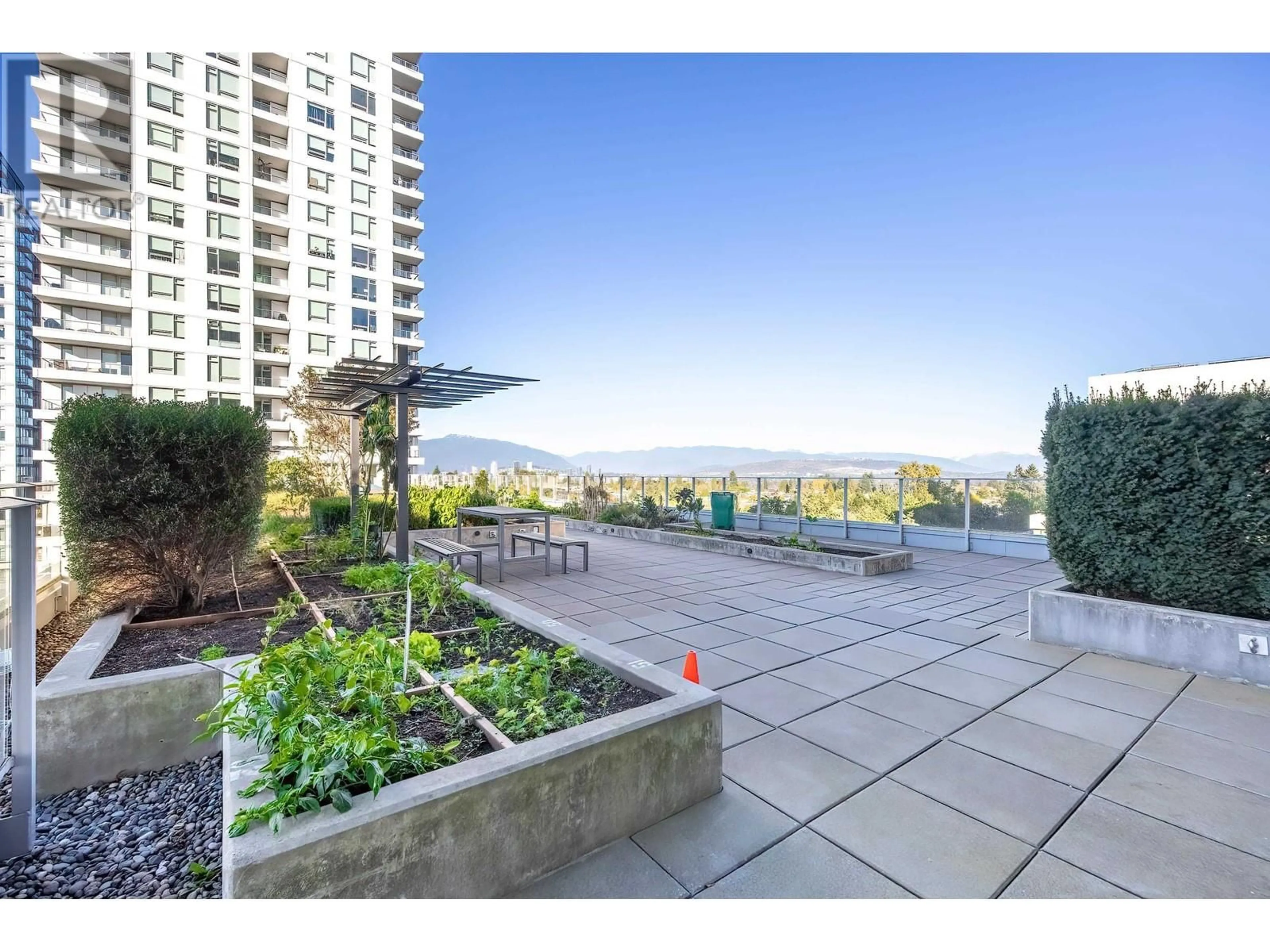 Patio, unknown for 2608 5665 BOUNDARY ROAD, Vancouver British Columbia V5R0E4