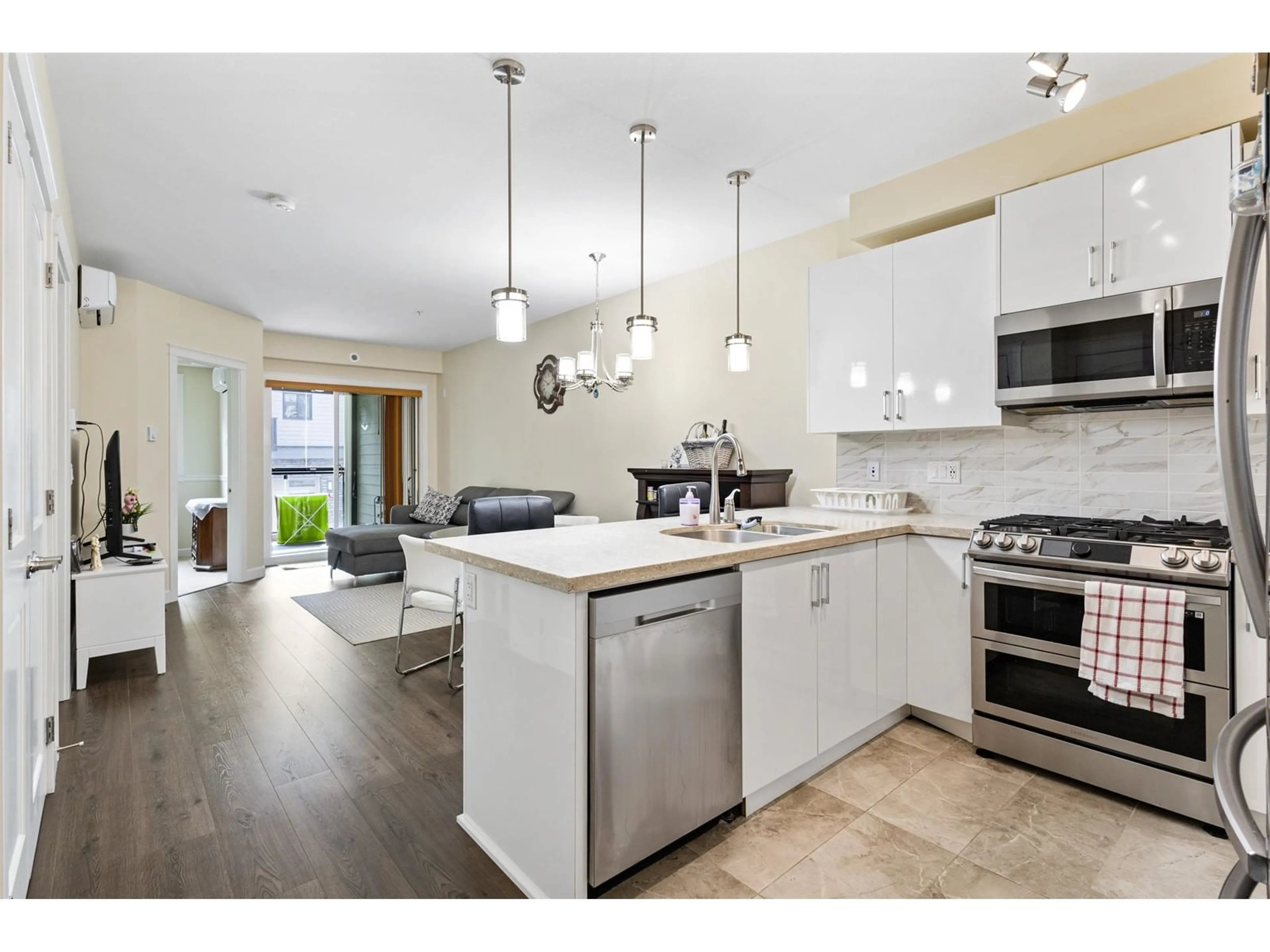 Open concept kitchen, unknown for 206 8538 203A STREET, Langley British Columbia V2Y3P9