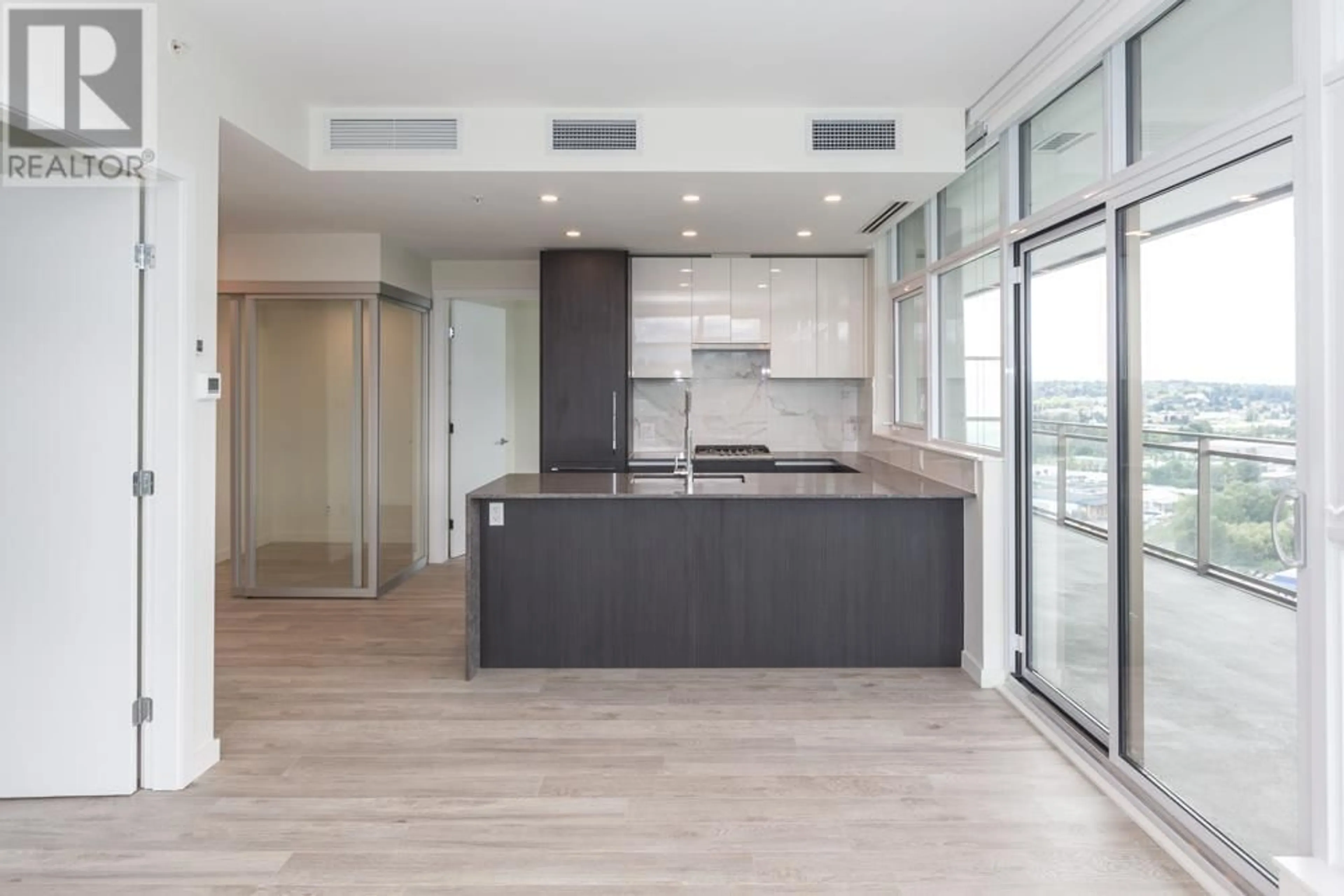 Open concept kitchen, unknown for 501 - 5311 GORING STREET, Burnaby British Columbia V5B0B5