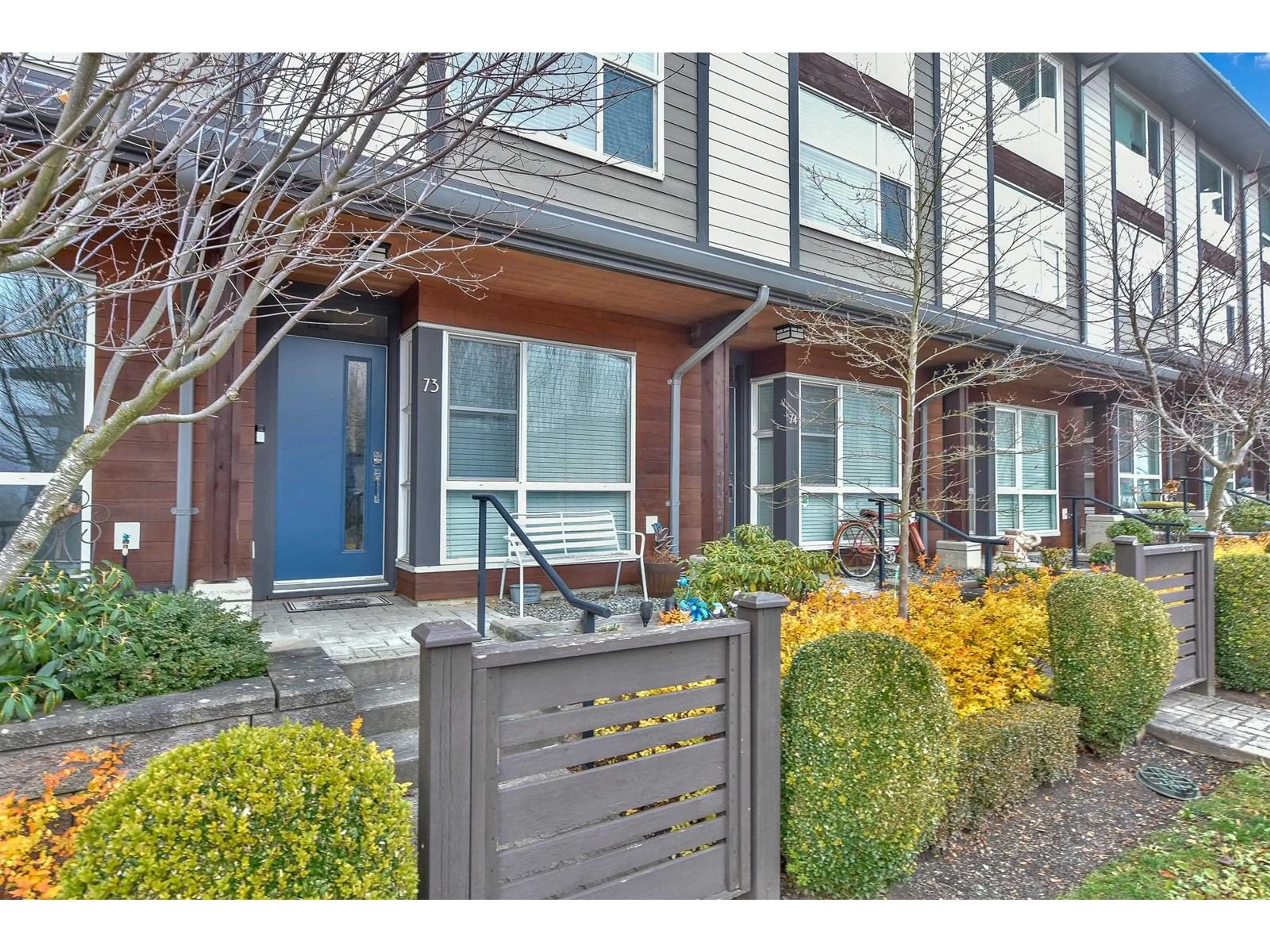 Indoor entryway for 73 16222 23A AVENUE, Surrey British Columbia V3Z6P4