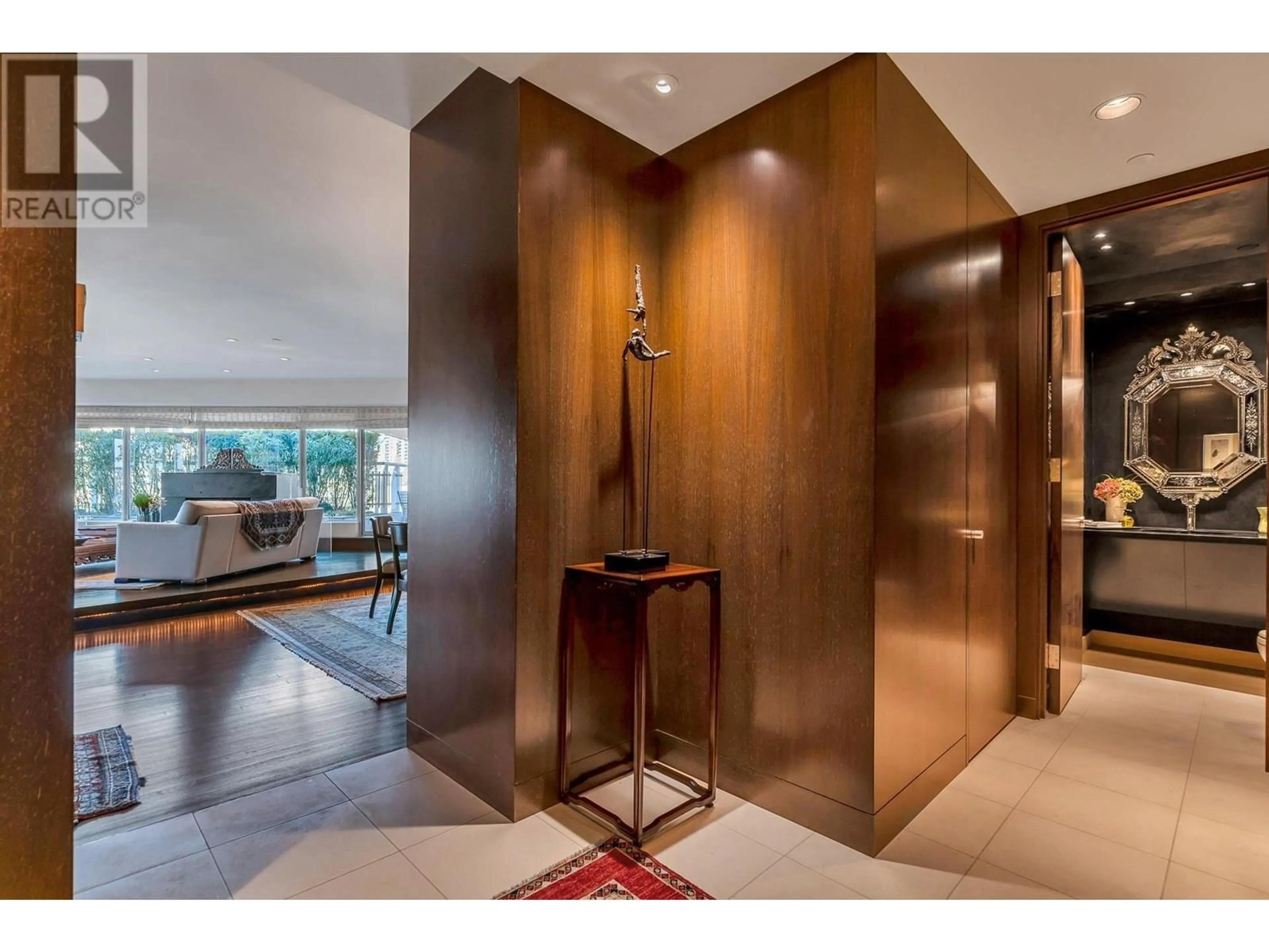 Indoor foyer for 902 - 1600 HORNBY STREET, Vancouver British Columbia V6Z2S4