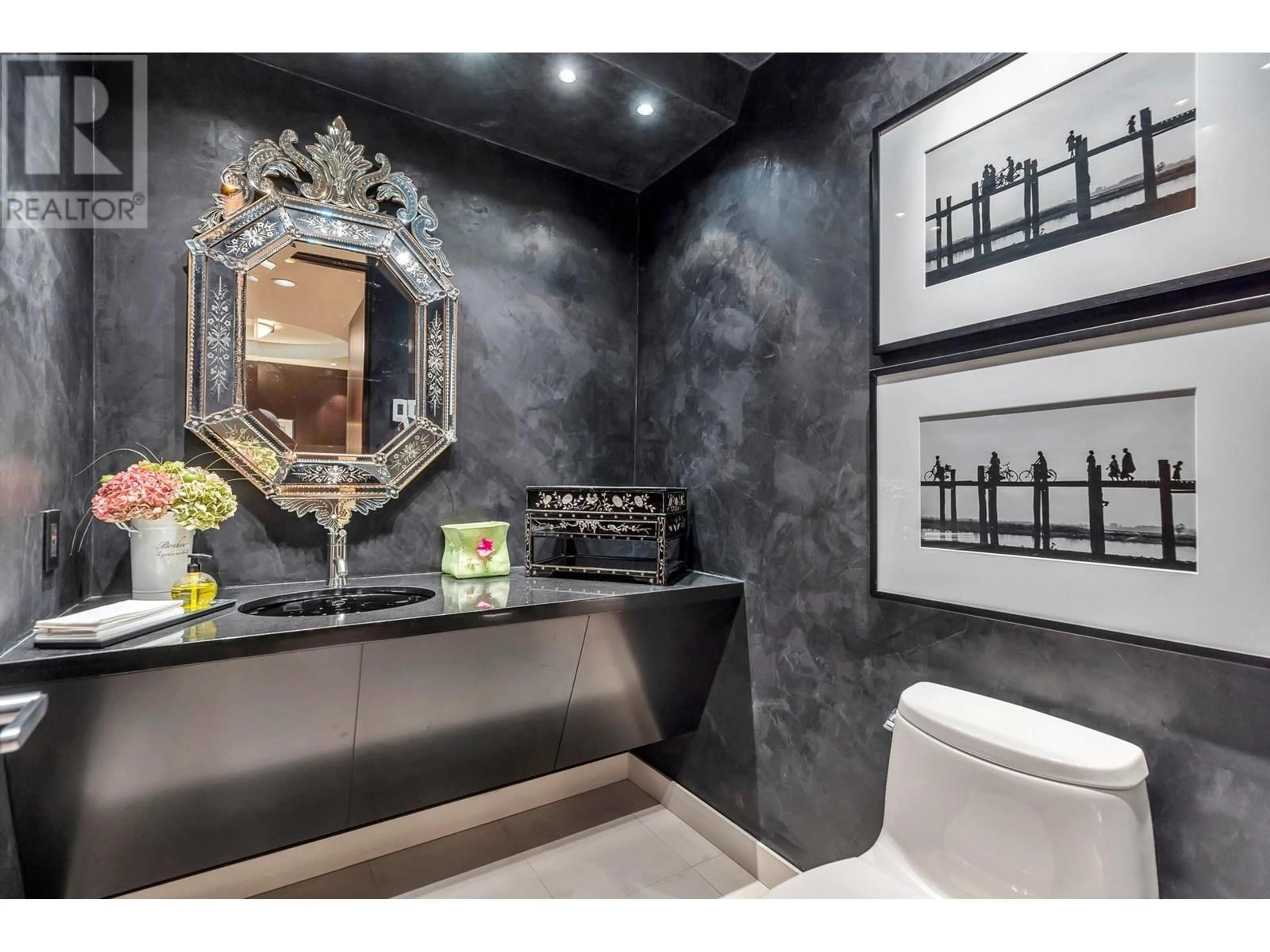 Contemporary bathroom, ceramic/tile floor for 902 1600 HORNBY STREET, Vancouver British Columbia V6Z2S4