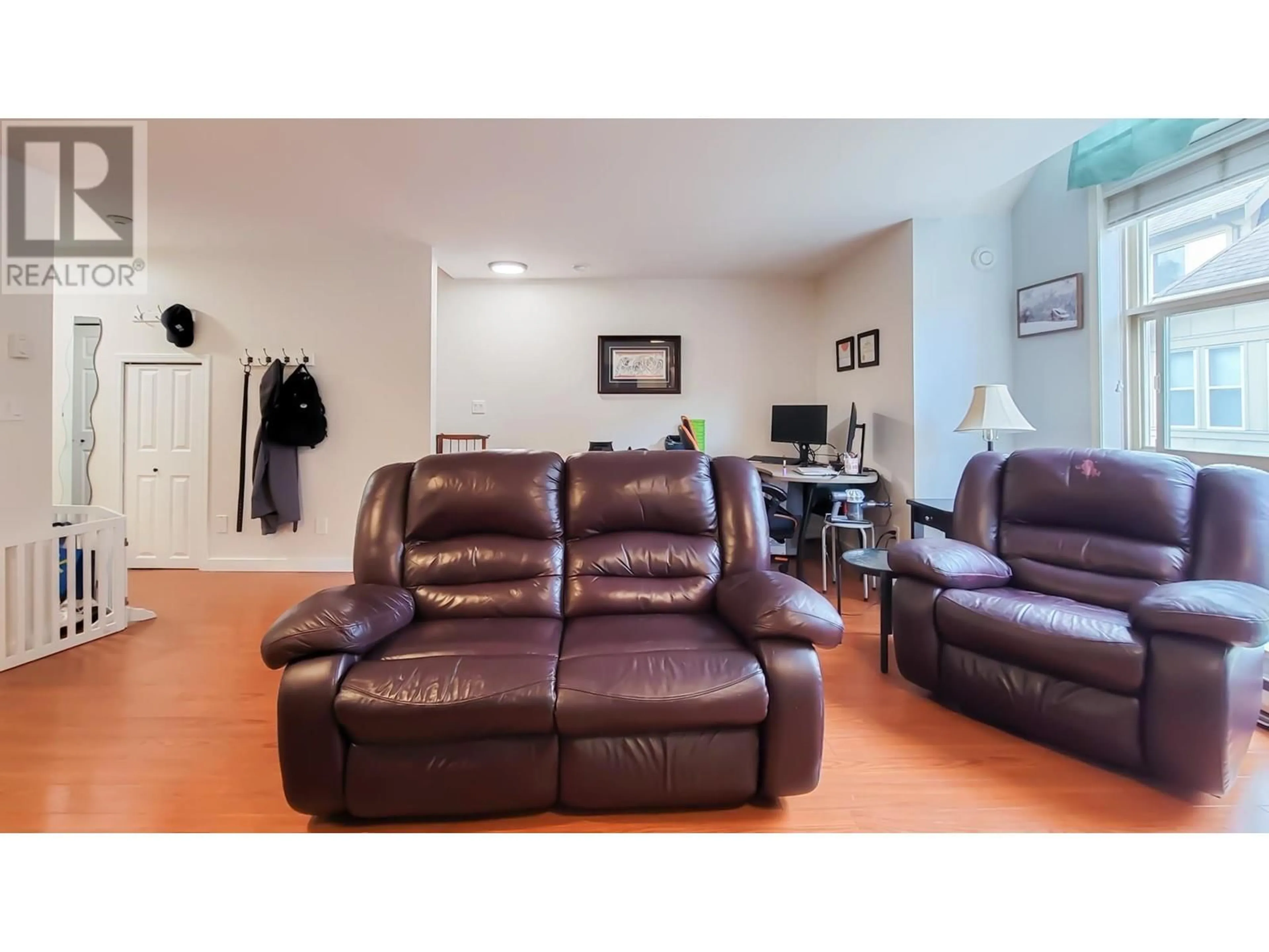 Living room with furniture, unknown for 21 2378 RINDALL AVENUE, Port Coquitlam British Columbia V3C1V2