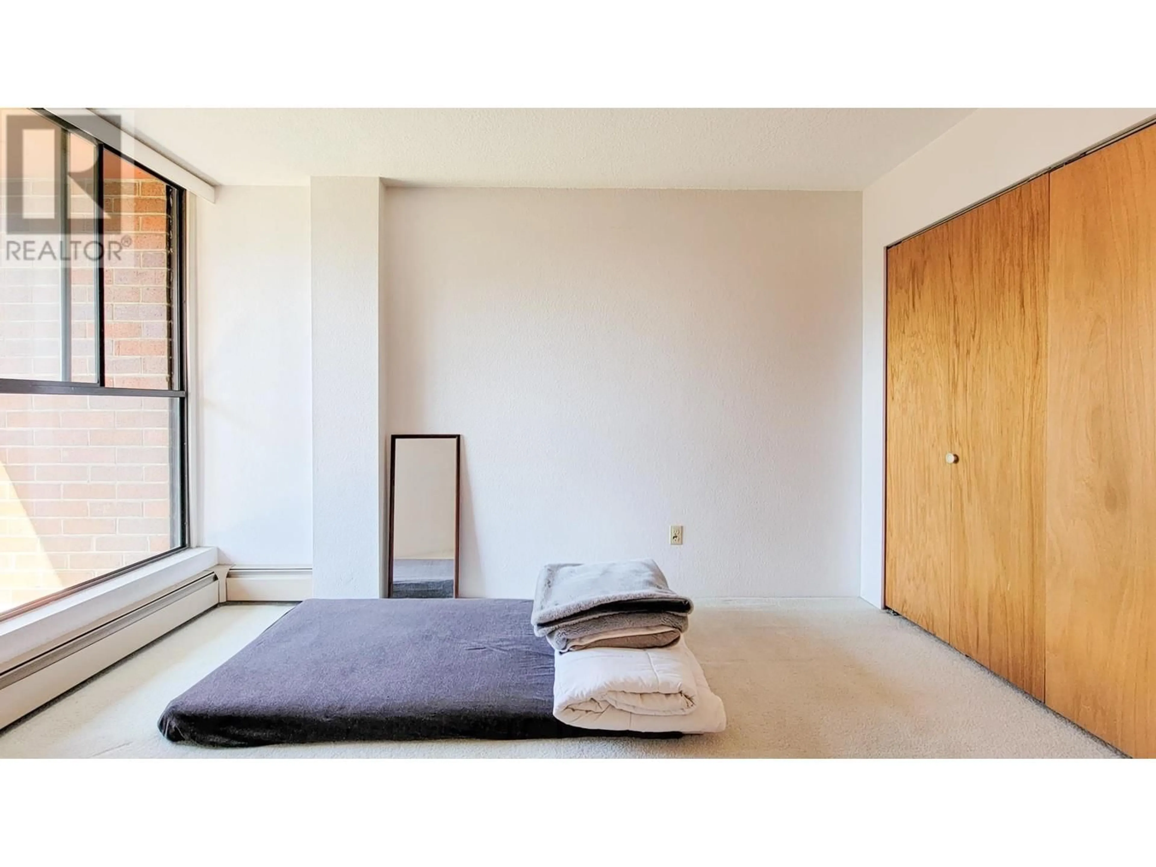 Bedroom with bed, unknown for 512 - 950 DRAKE STREET, Vancouver British Columbia V6Z2B9
