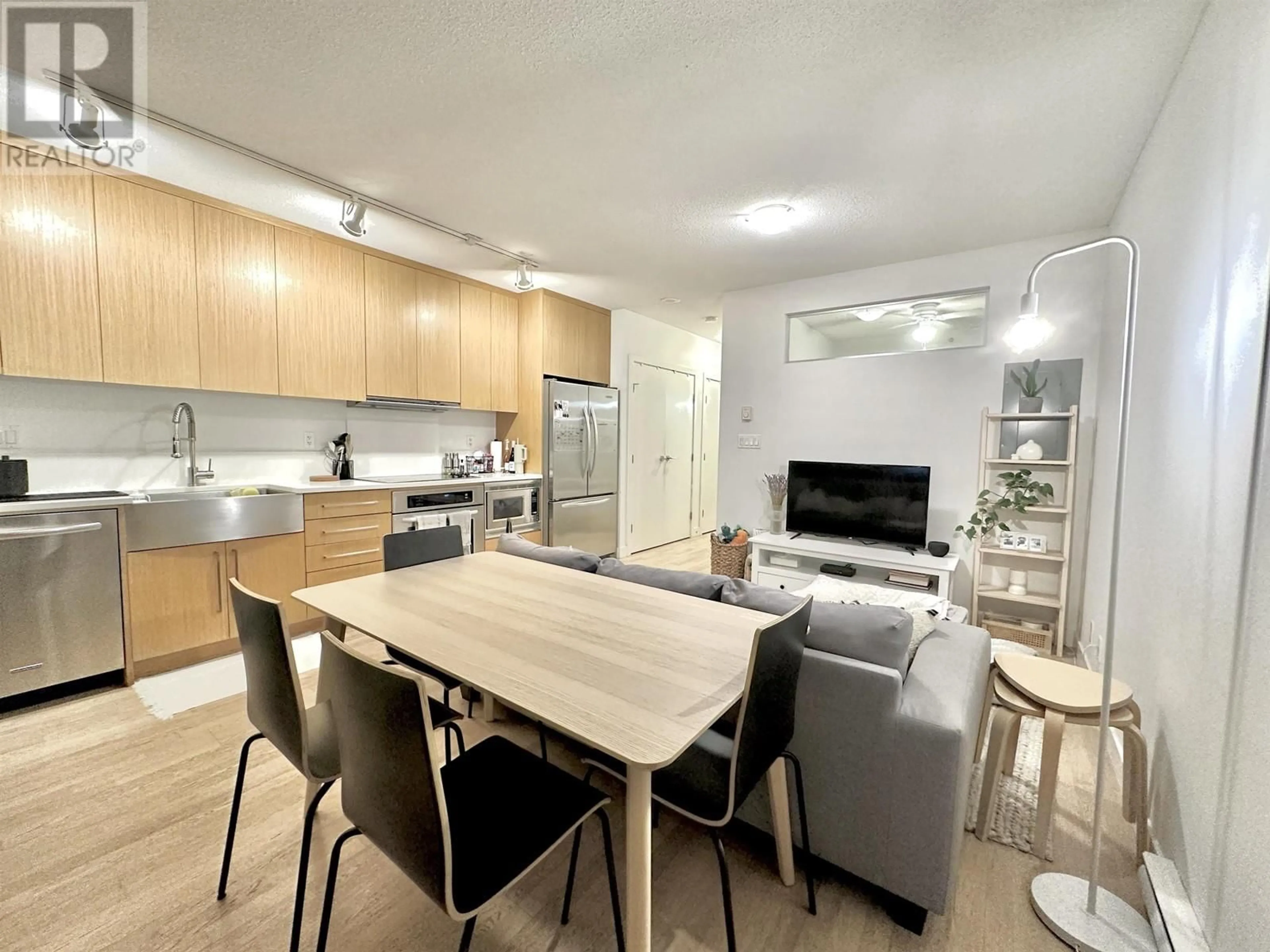 Open concept kitchen, unknown for 451 250 E 6TH AVENUE, Vancouver British Columbia V5T0B7