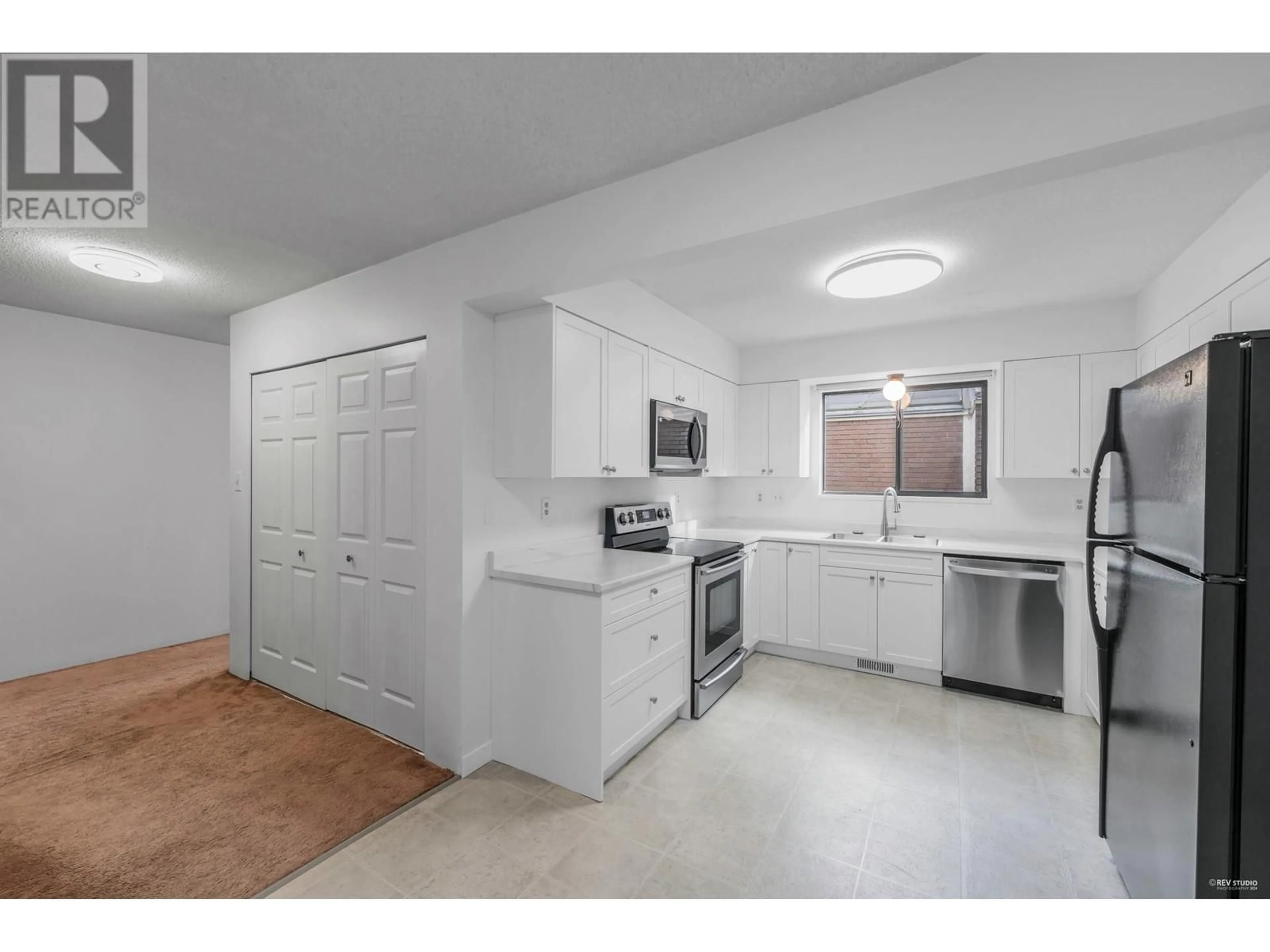 Standard kitchen, ceramic/tile floor for 3 8551 COOK ROAD, Richmond British Columbia V6Y1V6