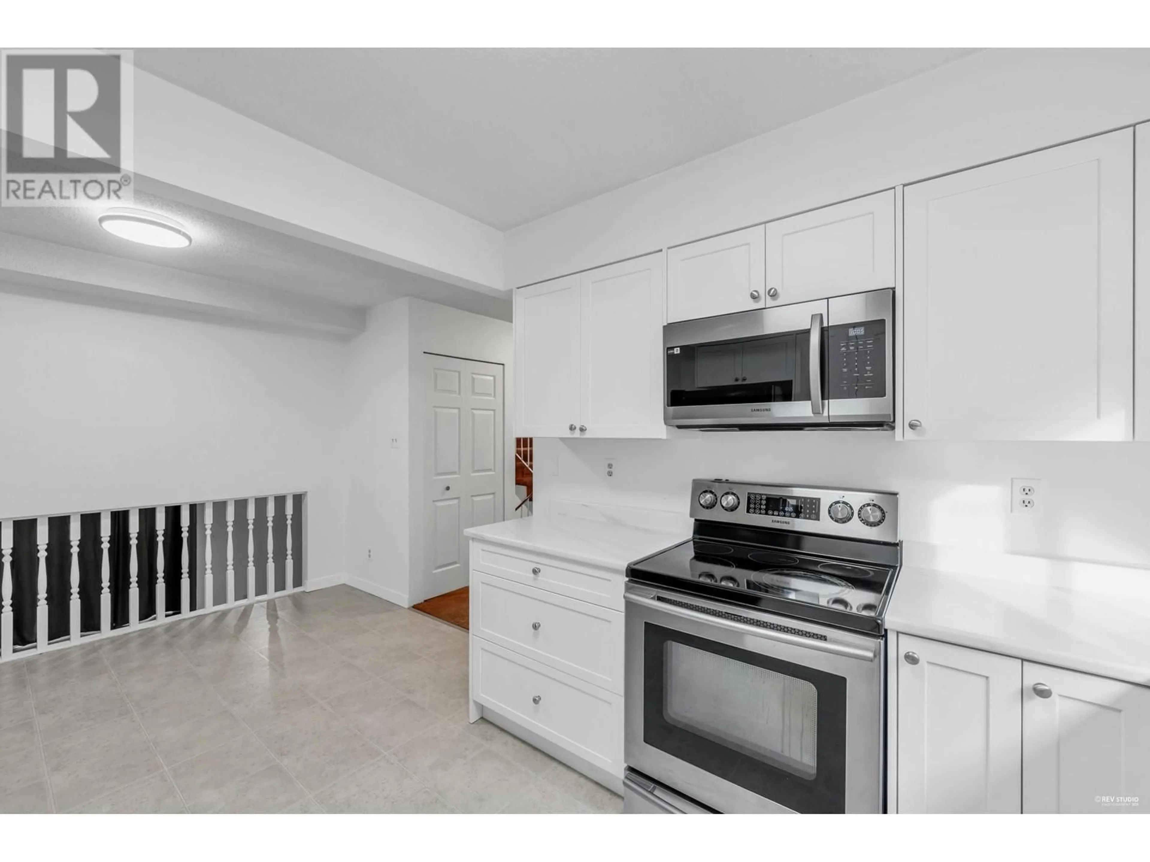 Standard kitchen, unknown for 3 8551 COOK ROAD, Richmond British Columbia V6Y1V6