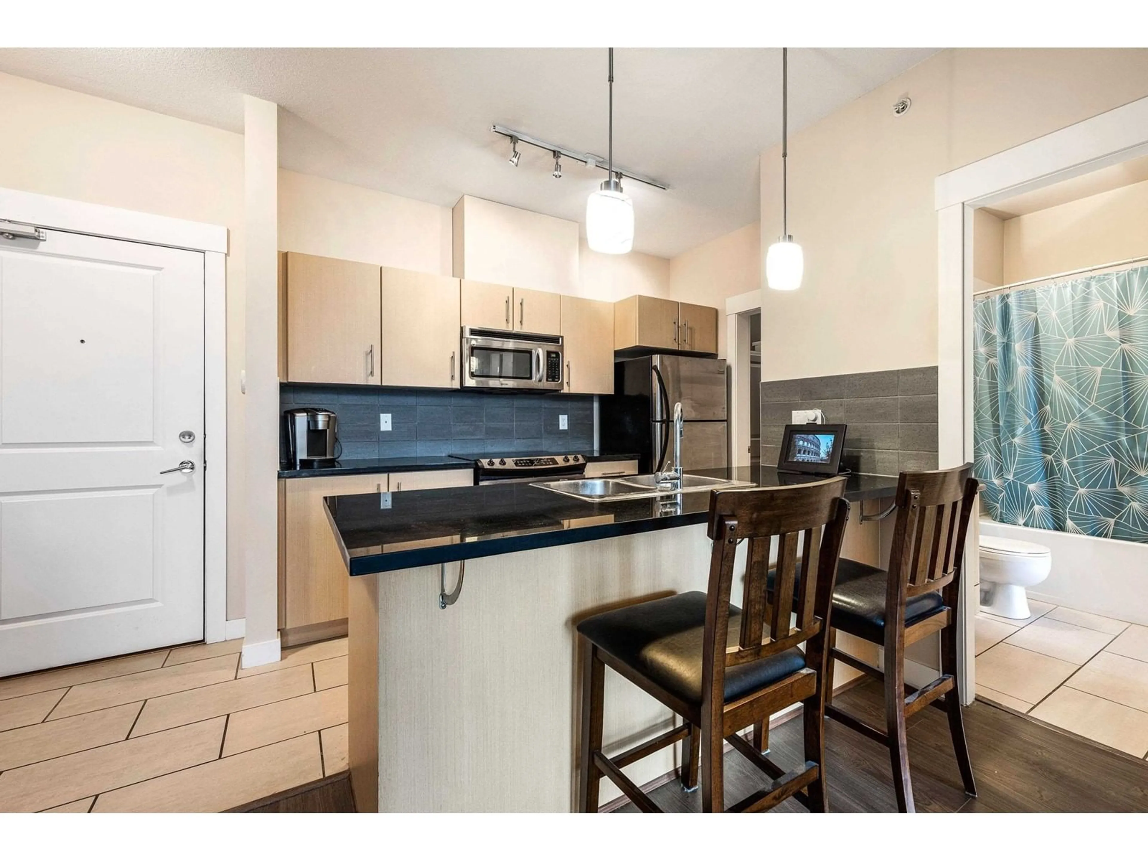 Open concept kitchen, unknown for 402 33546 HOLLAND AVENUE, Abbotsford British Columbia V2S0C1