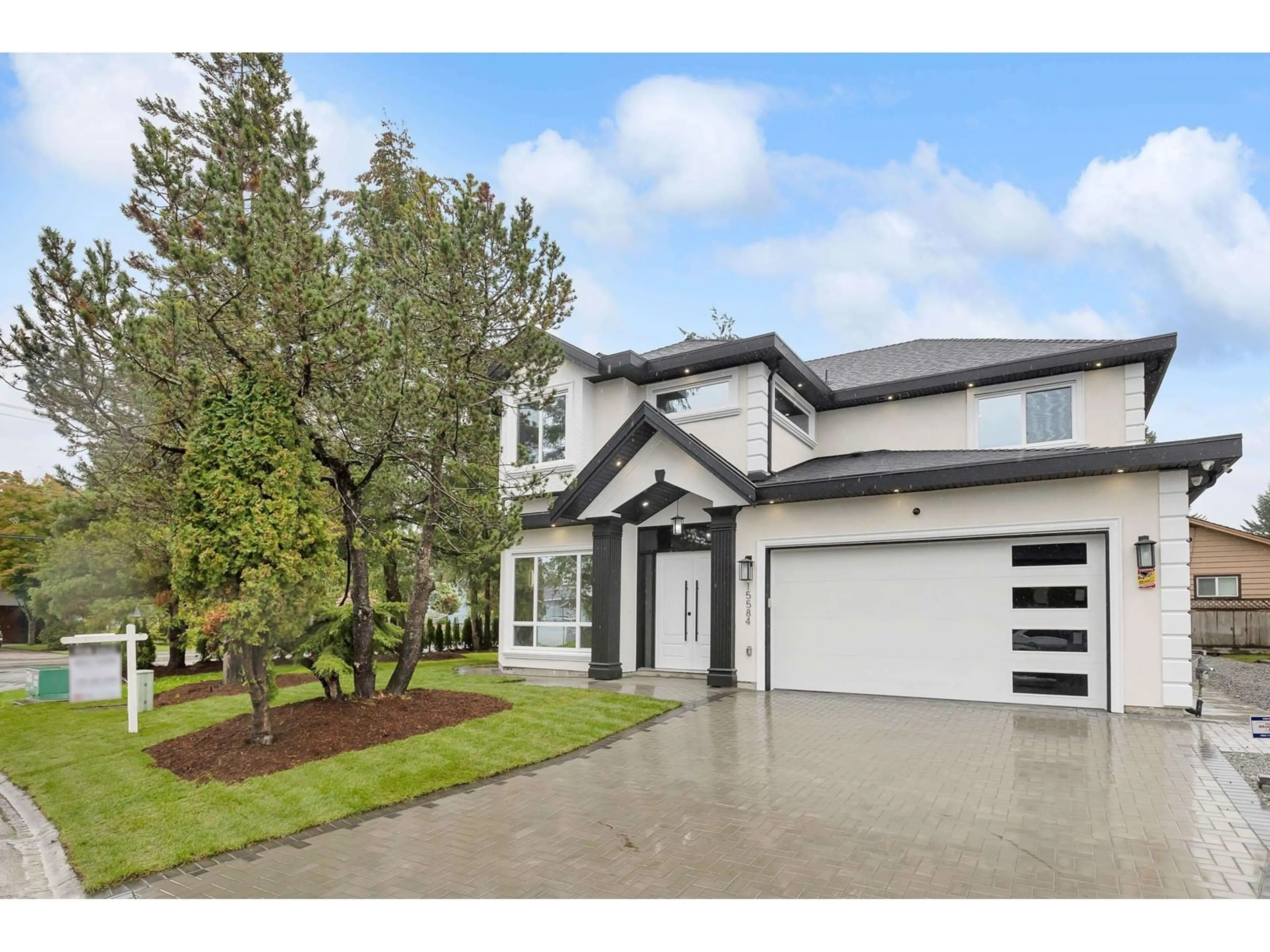 Home with vinyl exterior material, street for 15584 89B AVENUE, Surrey British Columbia V3R4K9