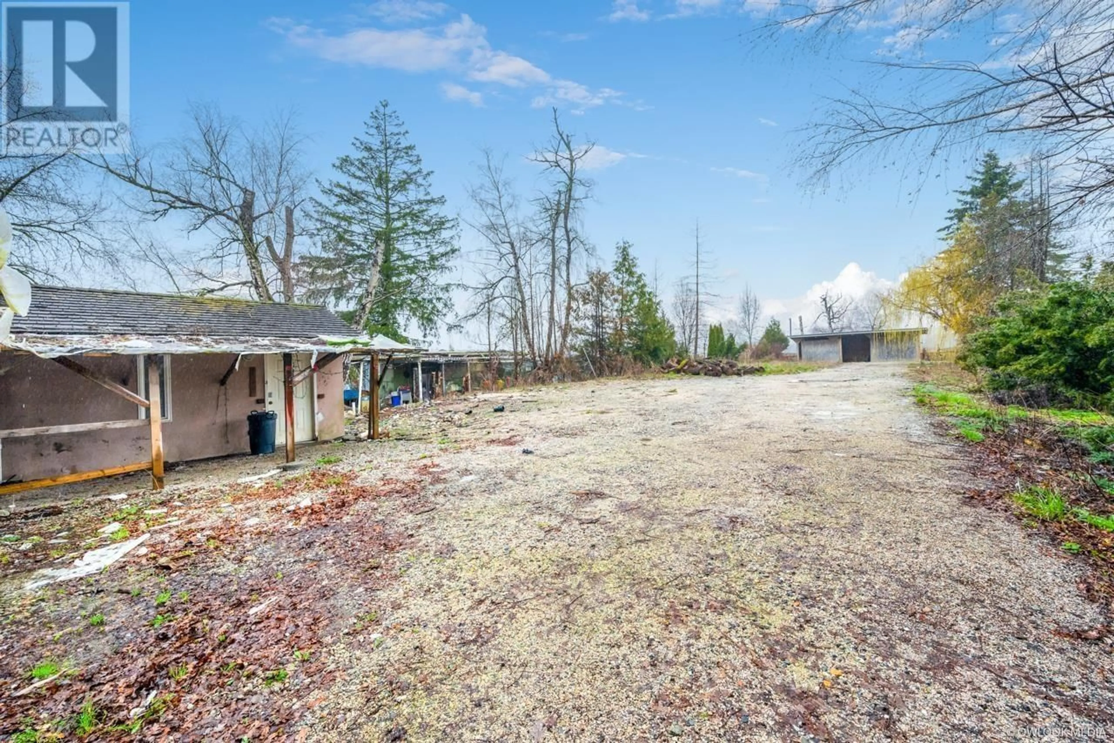 A pic from outside/outdoor area/front of a property/back of a property/a pic from drone, unknown for 13331 BLUNDELL ROAD, Richmond British Columbia V6W1B6