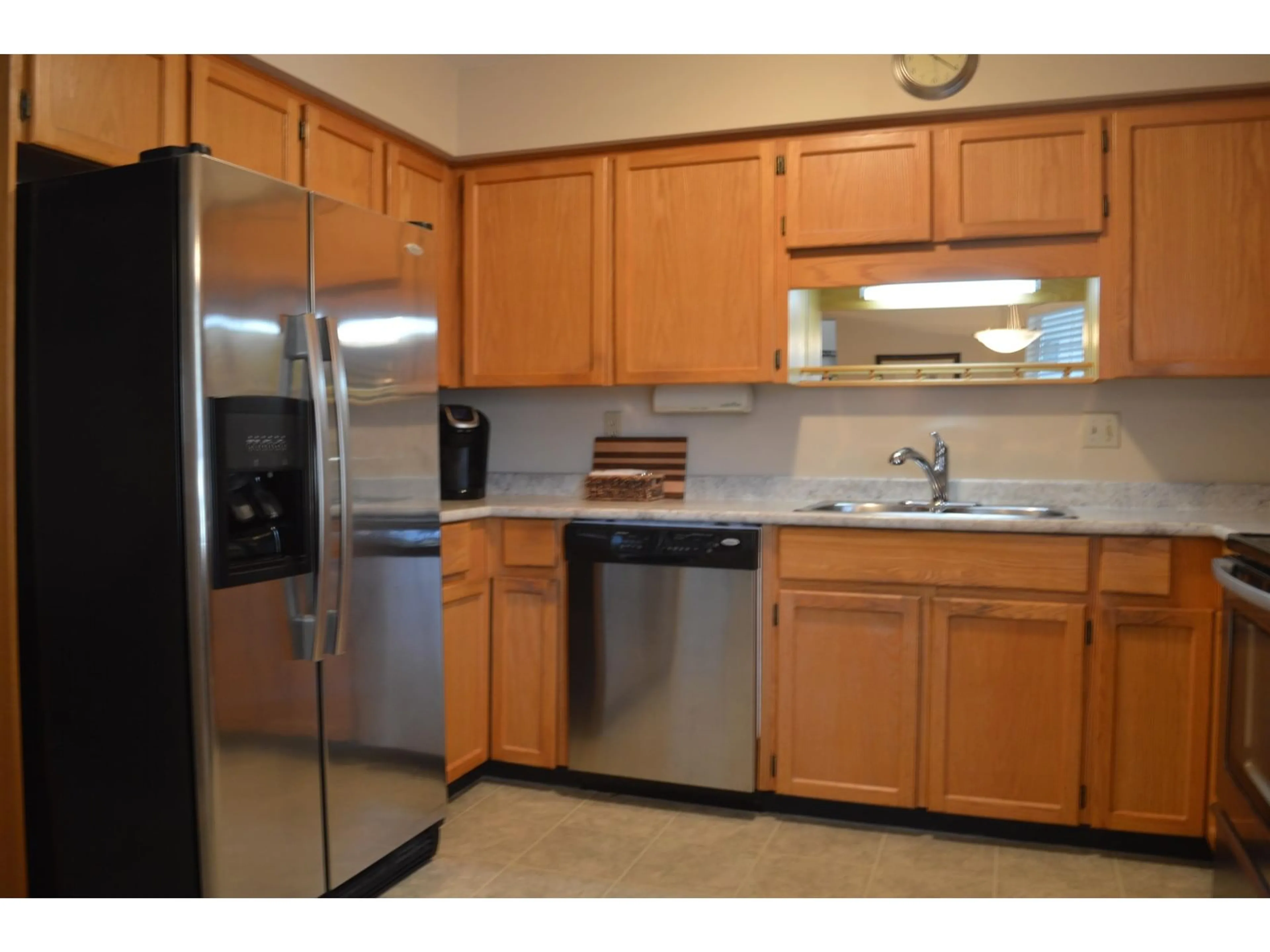 Standard kitchen, unknown for 3 3055 TRAFALGAR STREET, Abbotsford British Columbia V2S7X8