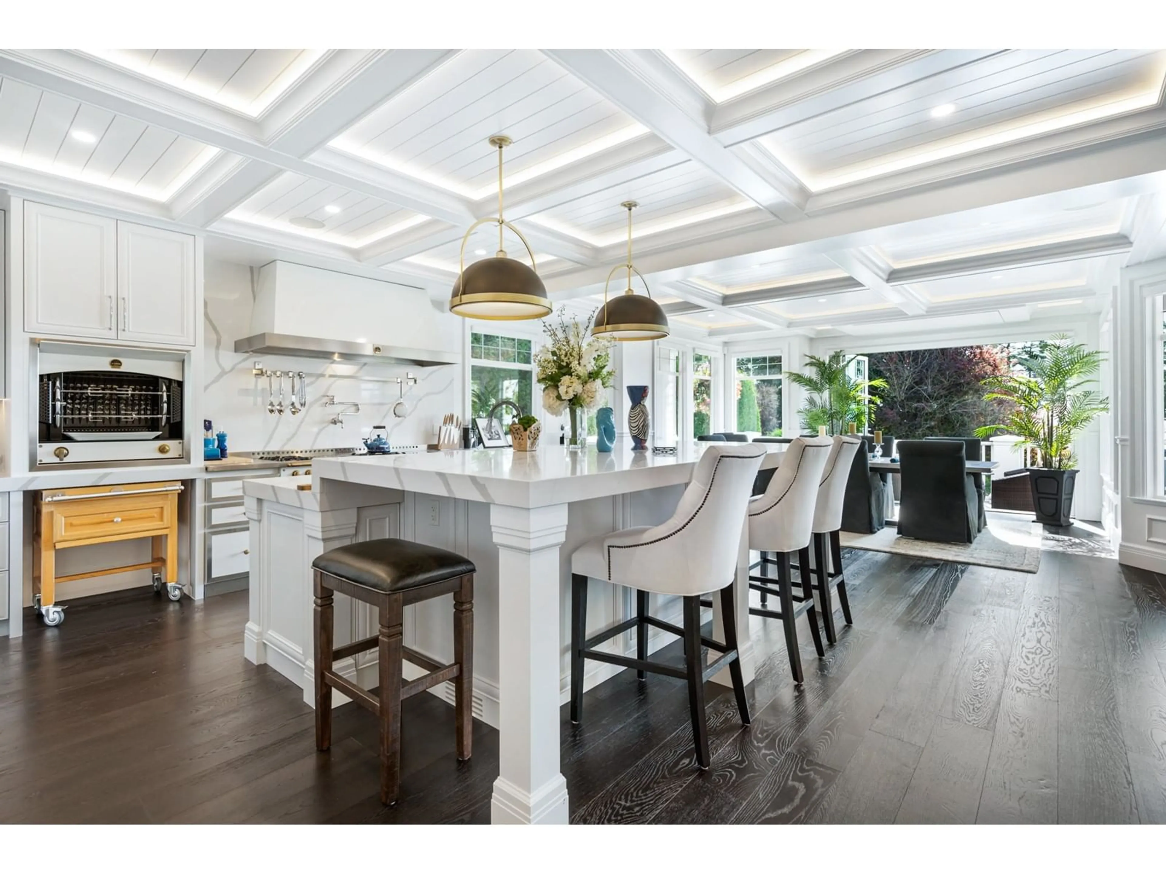 Open concept kitchen, unknown for 13515 13A AVENUE, Surrey British Columbia V4A1C5