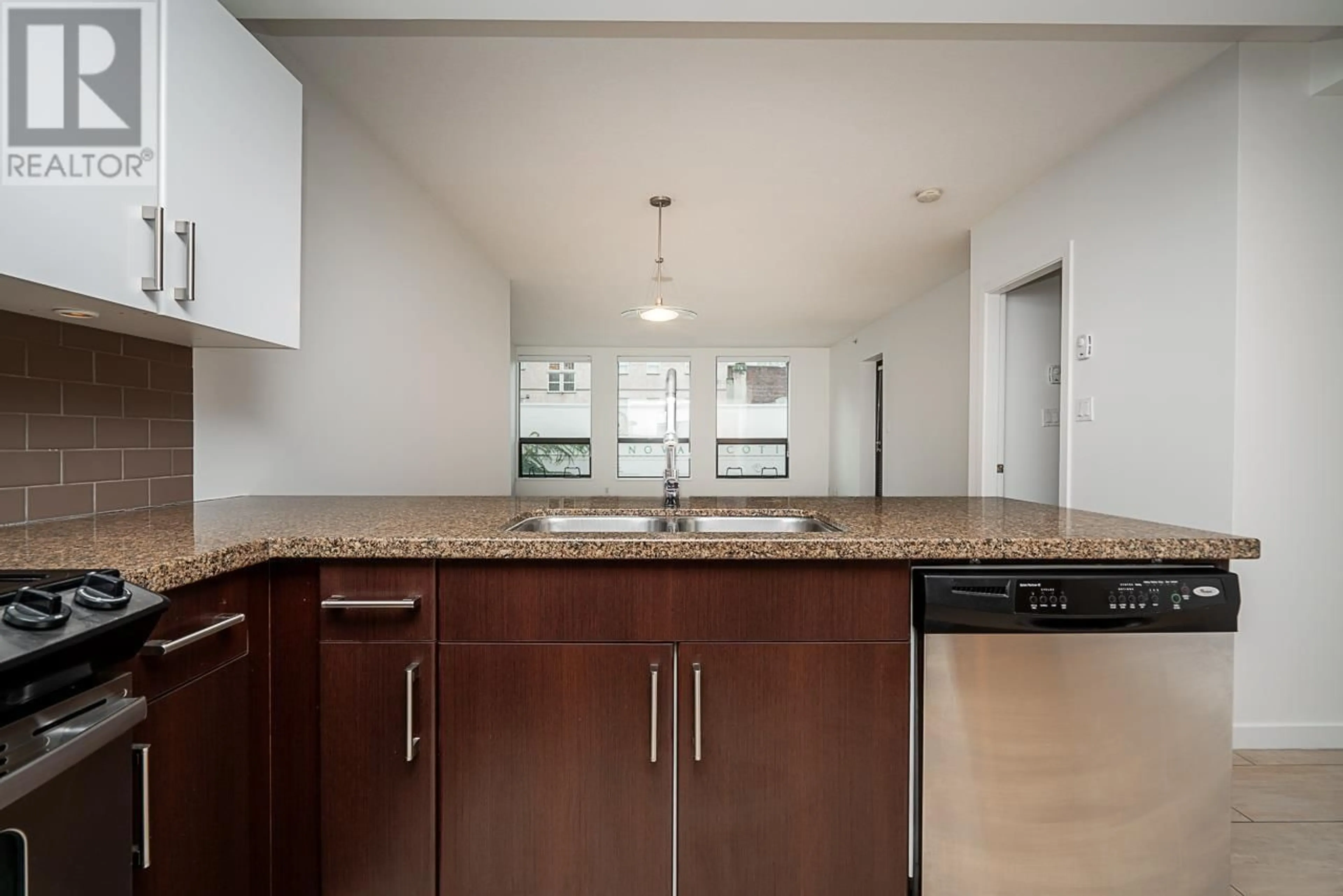 Open concept kitchen, unknown for 306 14 BEGBIE STREET, New Westminster British Columbia V3M0C4