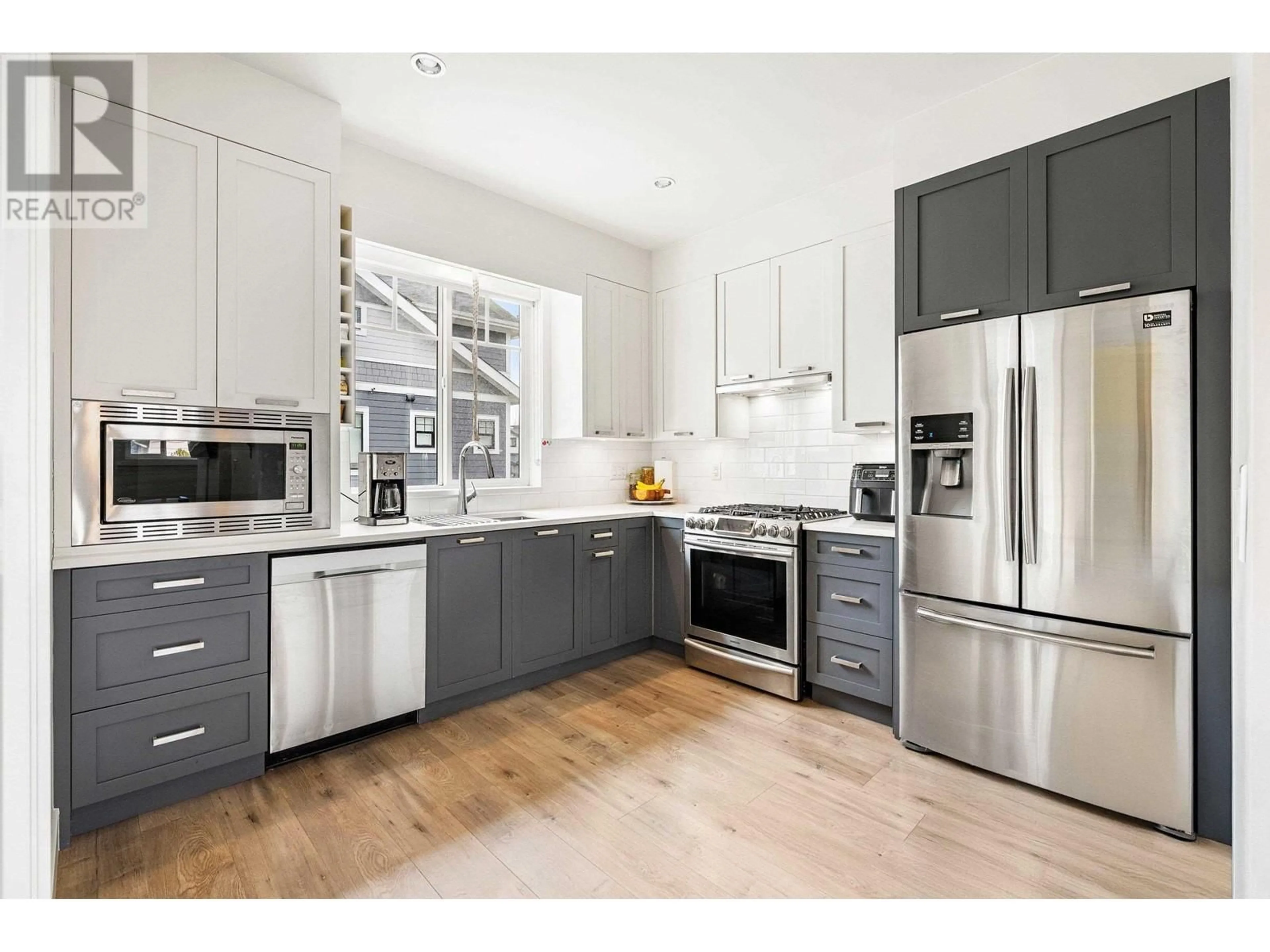 Open concept kitchen, unknown for 2 189 WOOD STREET, New Westminster British Columbia V3M0L7