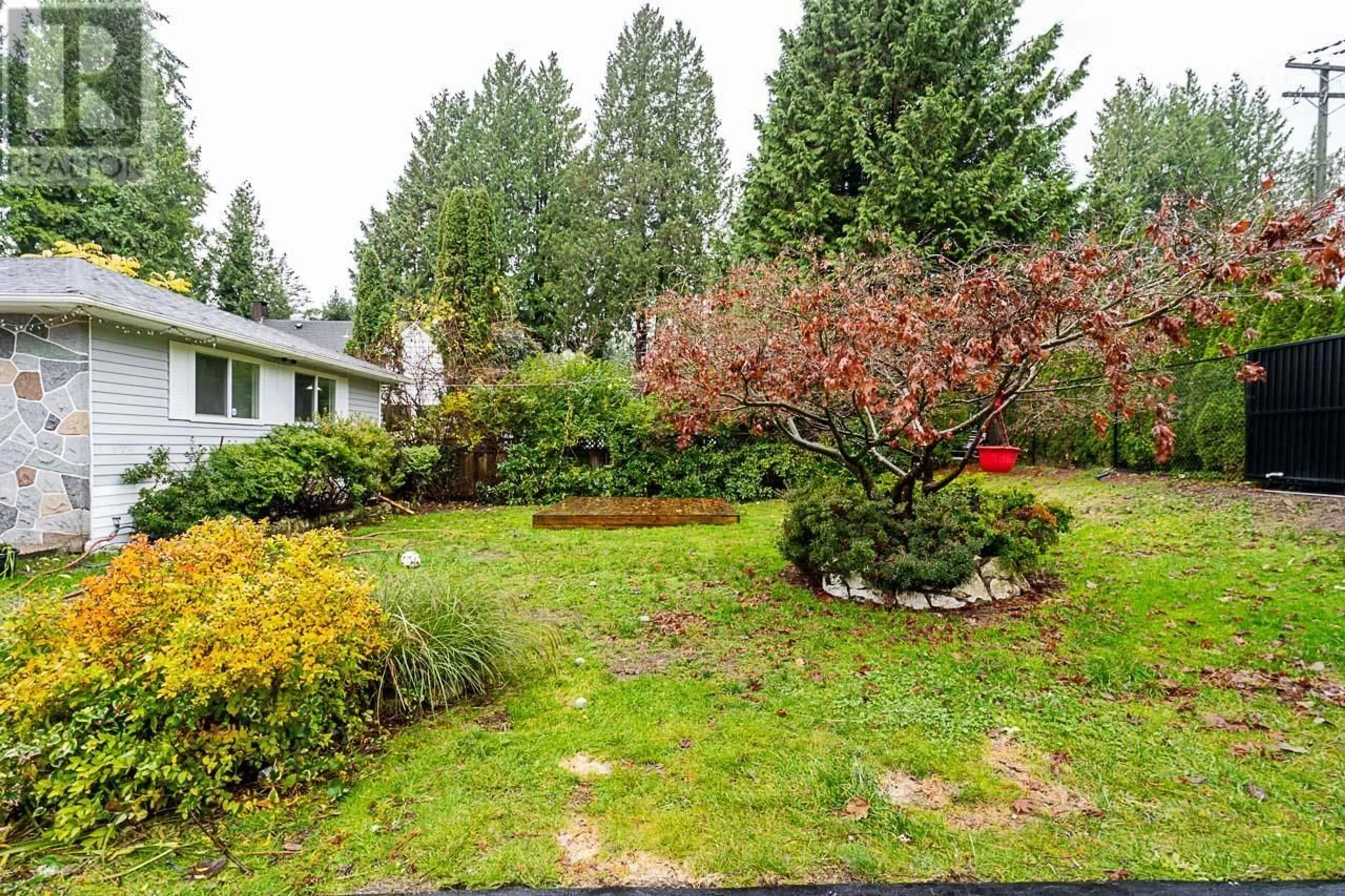 A pic from outside/outdoor area/front of a property/back of a property/a pic from drone, forest/trees view for 310 INGLEWOOD AVENUE, West Vancouver British Columbia V7T1X1