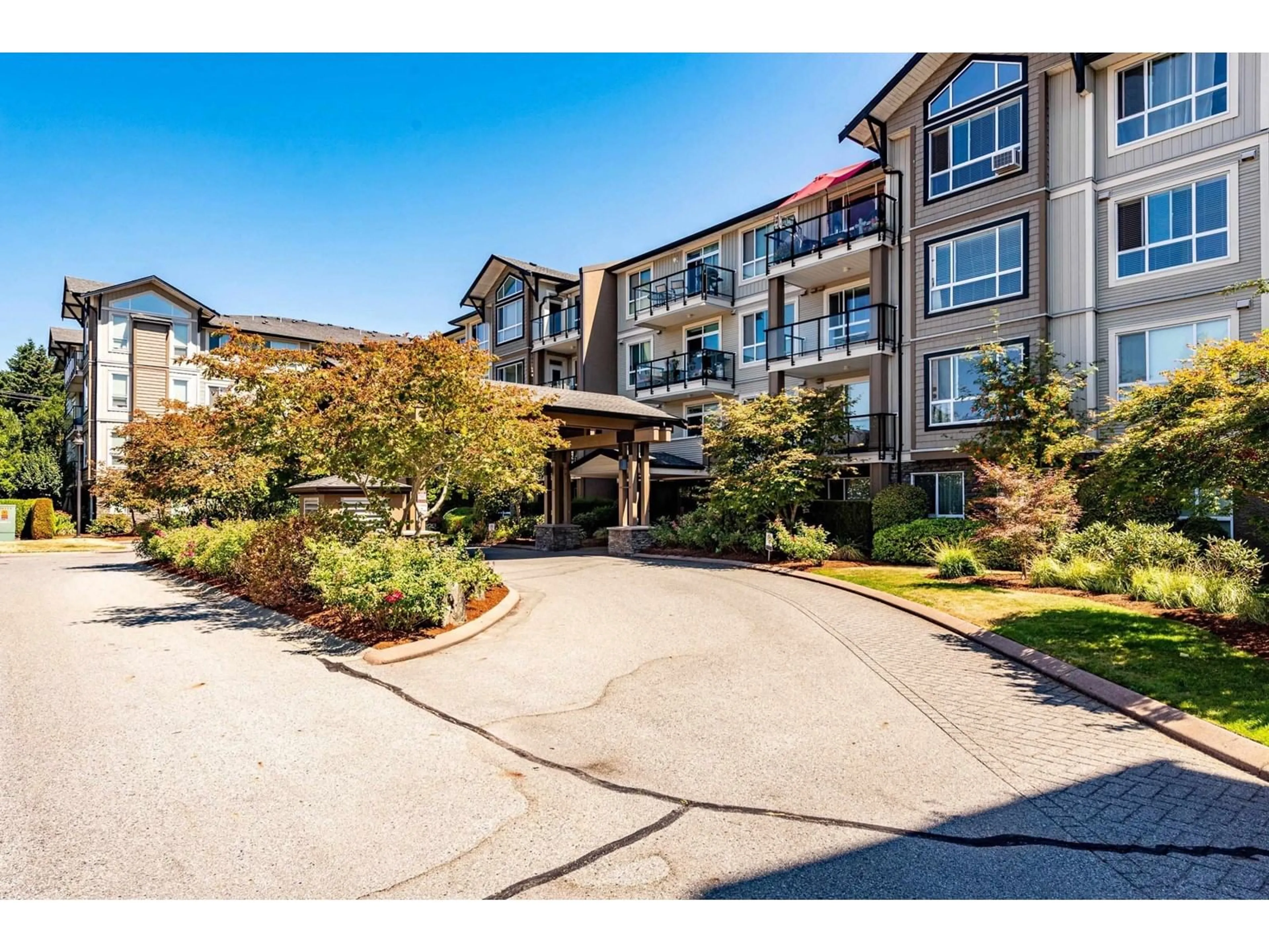 A pic from outside/outdoor area/front of a property/back of a property/a pic from drone, mountain view for 222 32729 GARIBALDI DRIVE, Abbotsford British Columbia V2T0A6