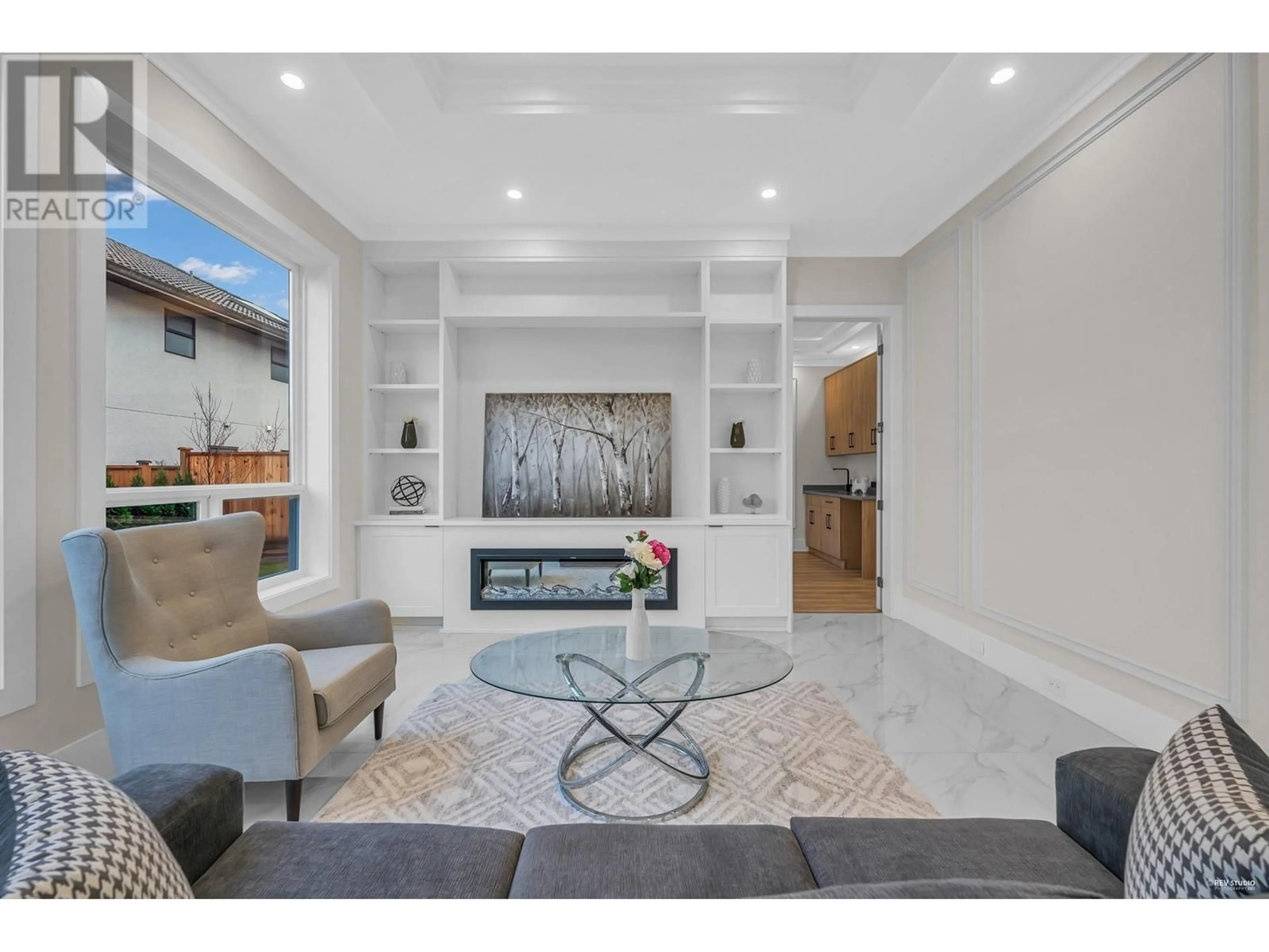 Living room with furniture, ceramic/tile floor for 5180 WOODWARDS ROAD, Richmond British Columbia V7E1H1