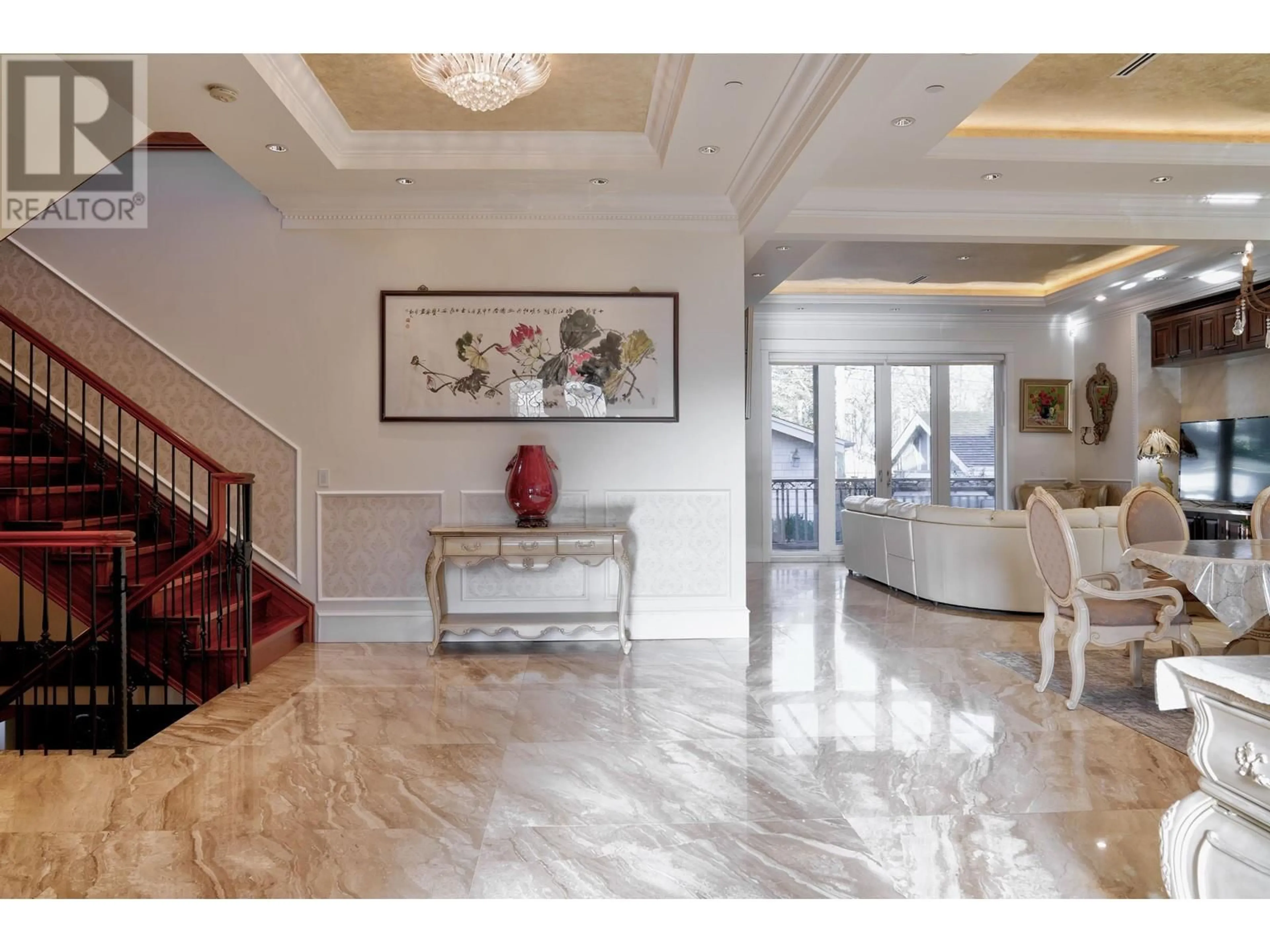 Indoor foyer for 2237 W 37TH AVENUE, Vancouver British Columbia V6M1P2