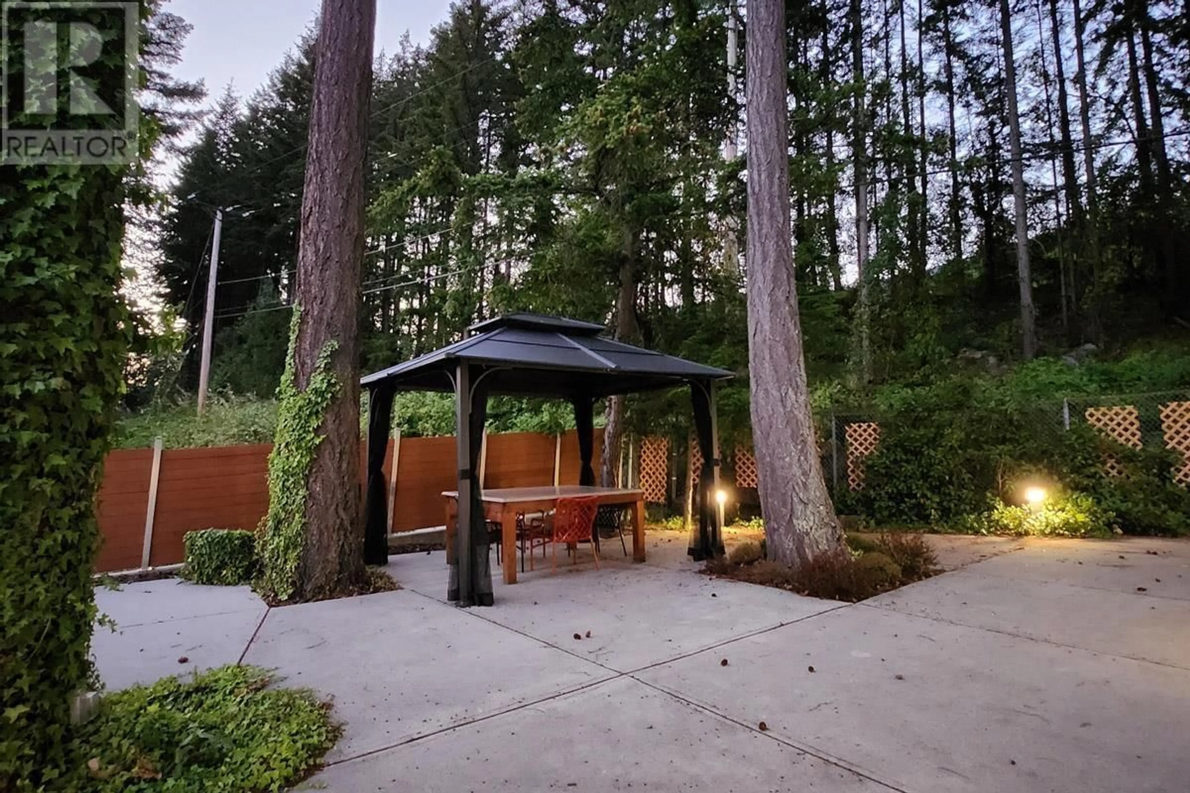 Patio, forest/trees view for 2939 ALTAMONT PLACE, West Vancouver British Columbia V7S3C3