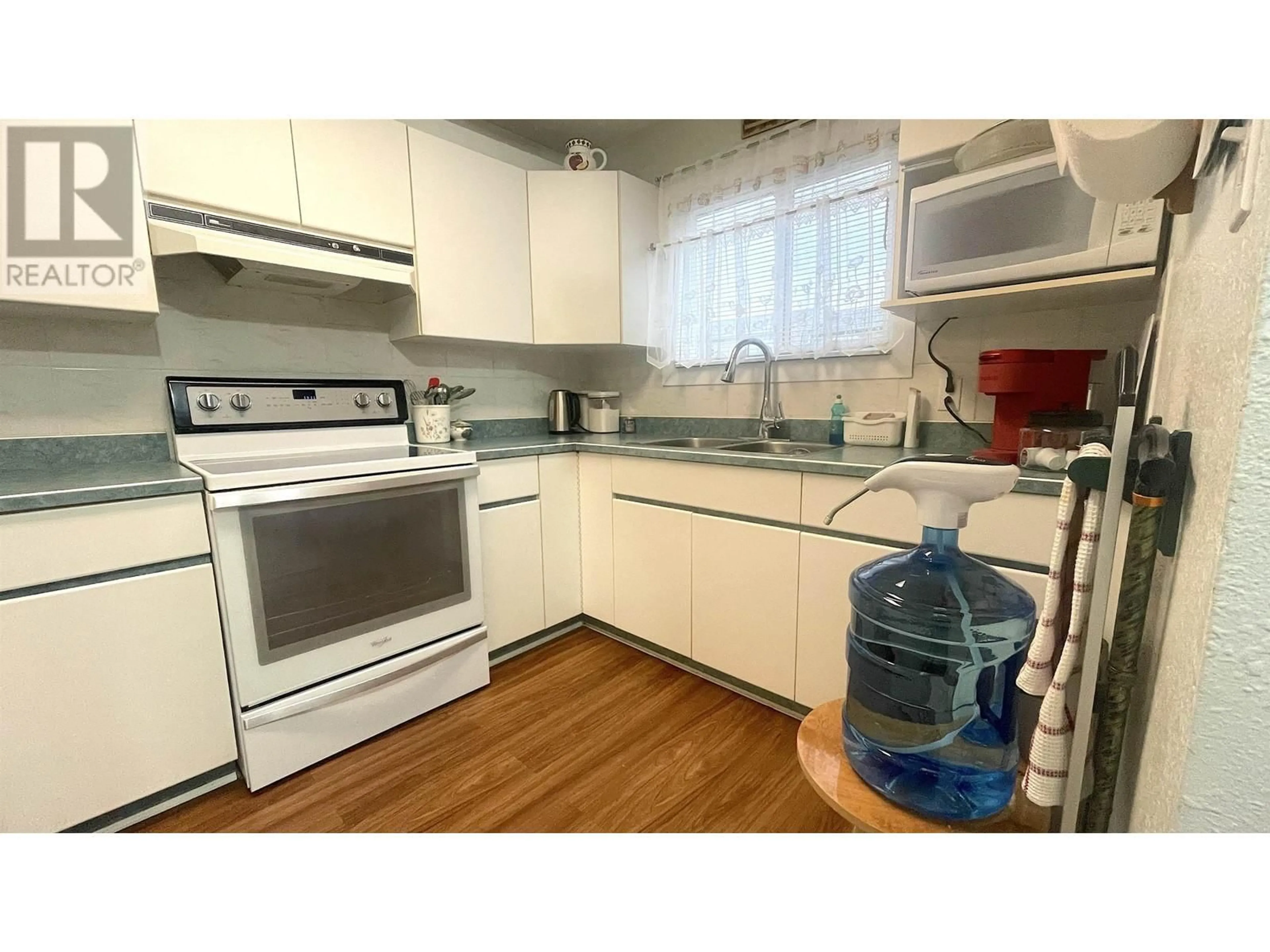 Standard kitchen, wood/laminate floor for 590 E 4TH AVENUE, Prince Rupert British Columbia V8J3Y2