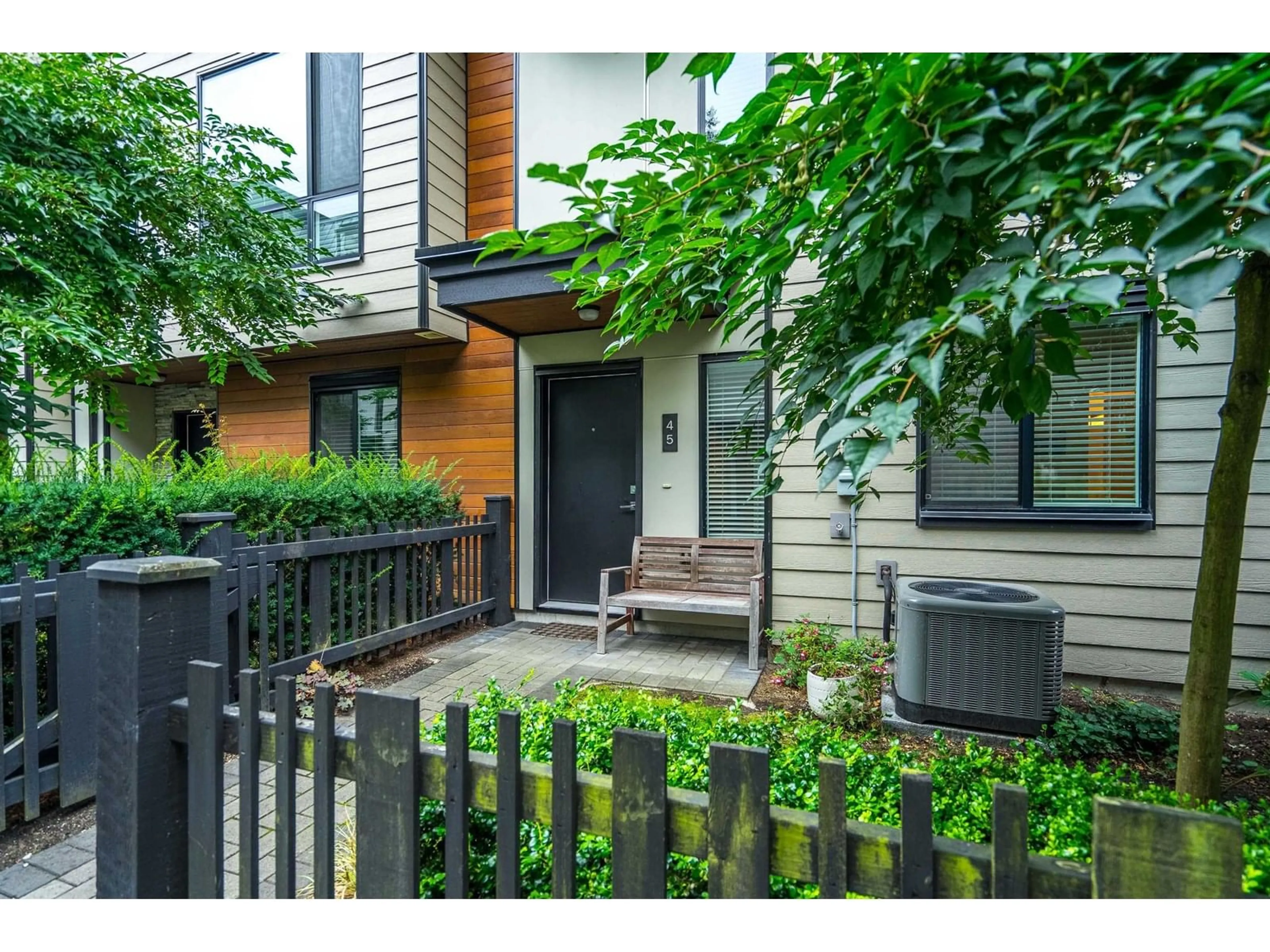 Patio, street for 45 - 15688 28, Surrey British Columbia V3Z0N1