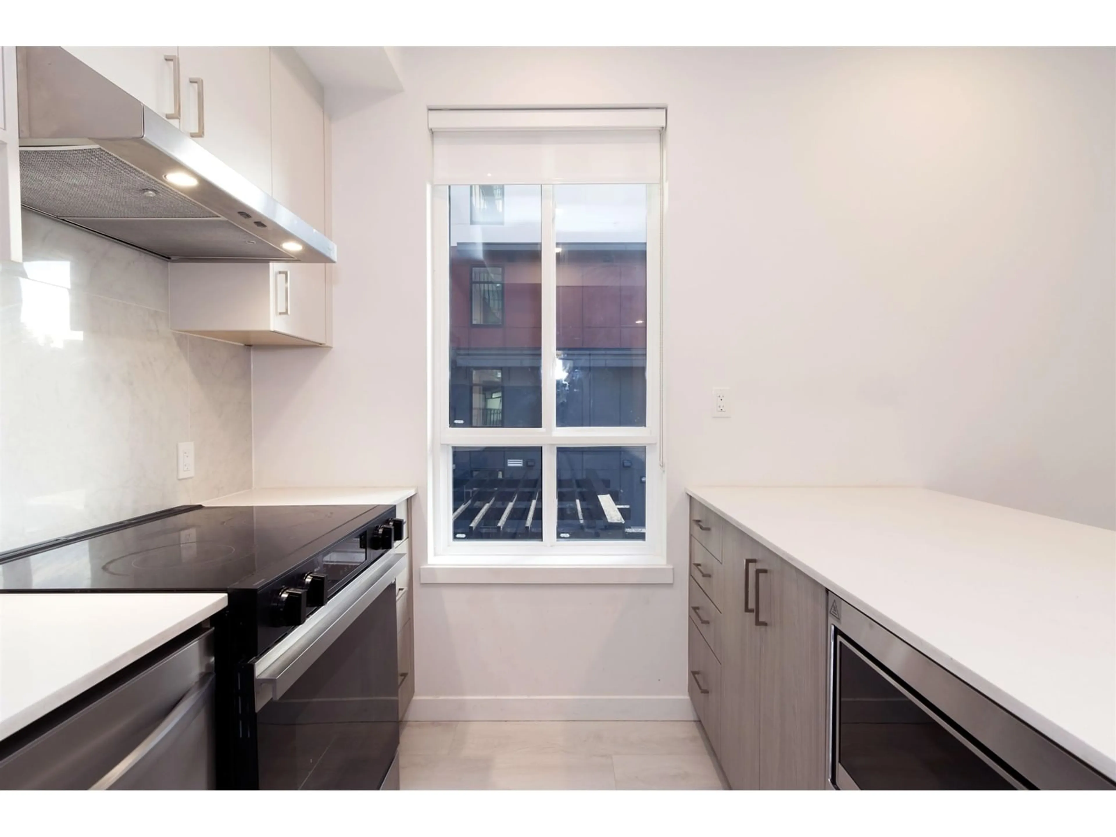 Standard kitchen, unknown for 201 - 13838 108 AVE, Surrey British Columbia V3T0T8