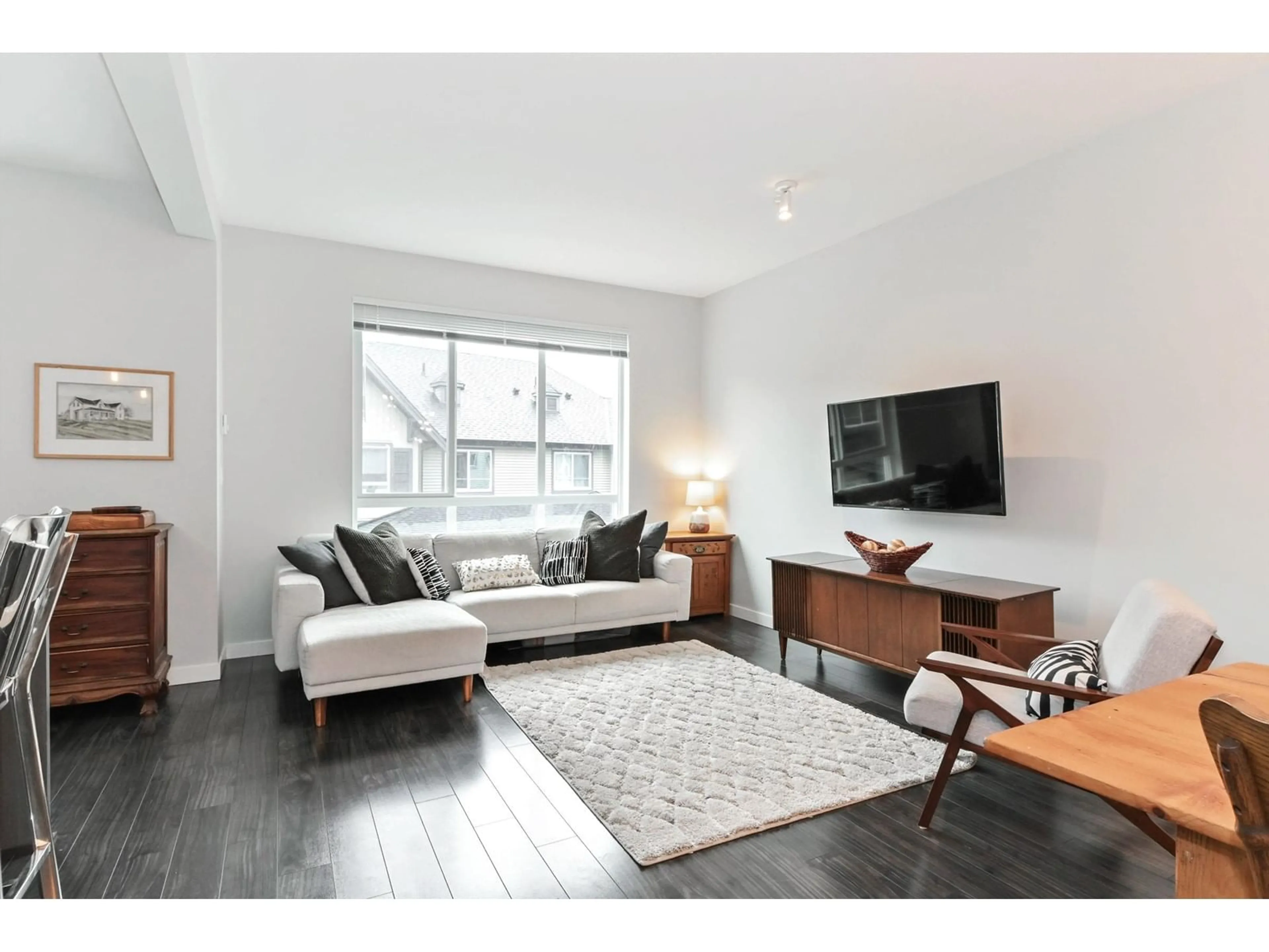 Living room with furniture, wood/laminate floor for 73 30930 WESTRIDGE PLACE, Abbotsford British Columbia V2T0H6