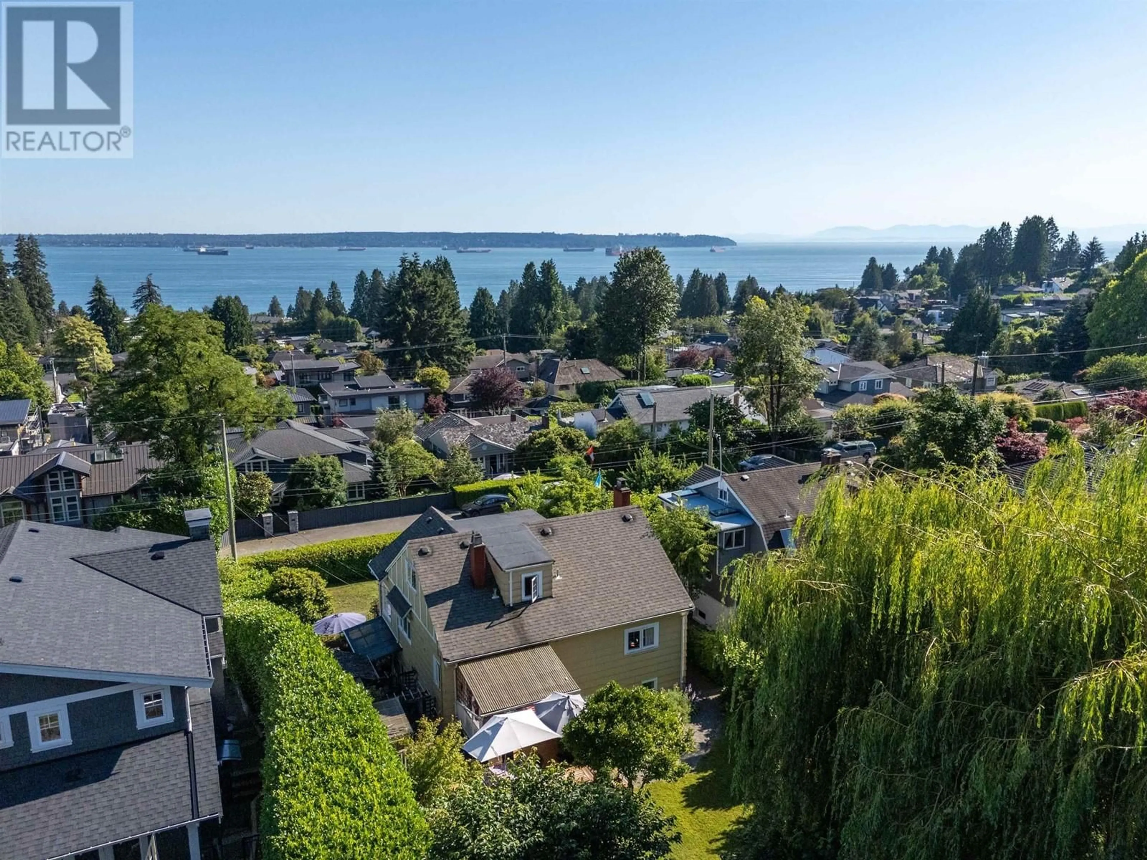 A pic from outside/outdoor area/front of a property/back of a property/a pic from drone, water/lake/river/ocean view for 2441 NELSON AVENUE, West Vancouver British Columbia V7V2R3